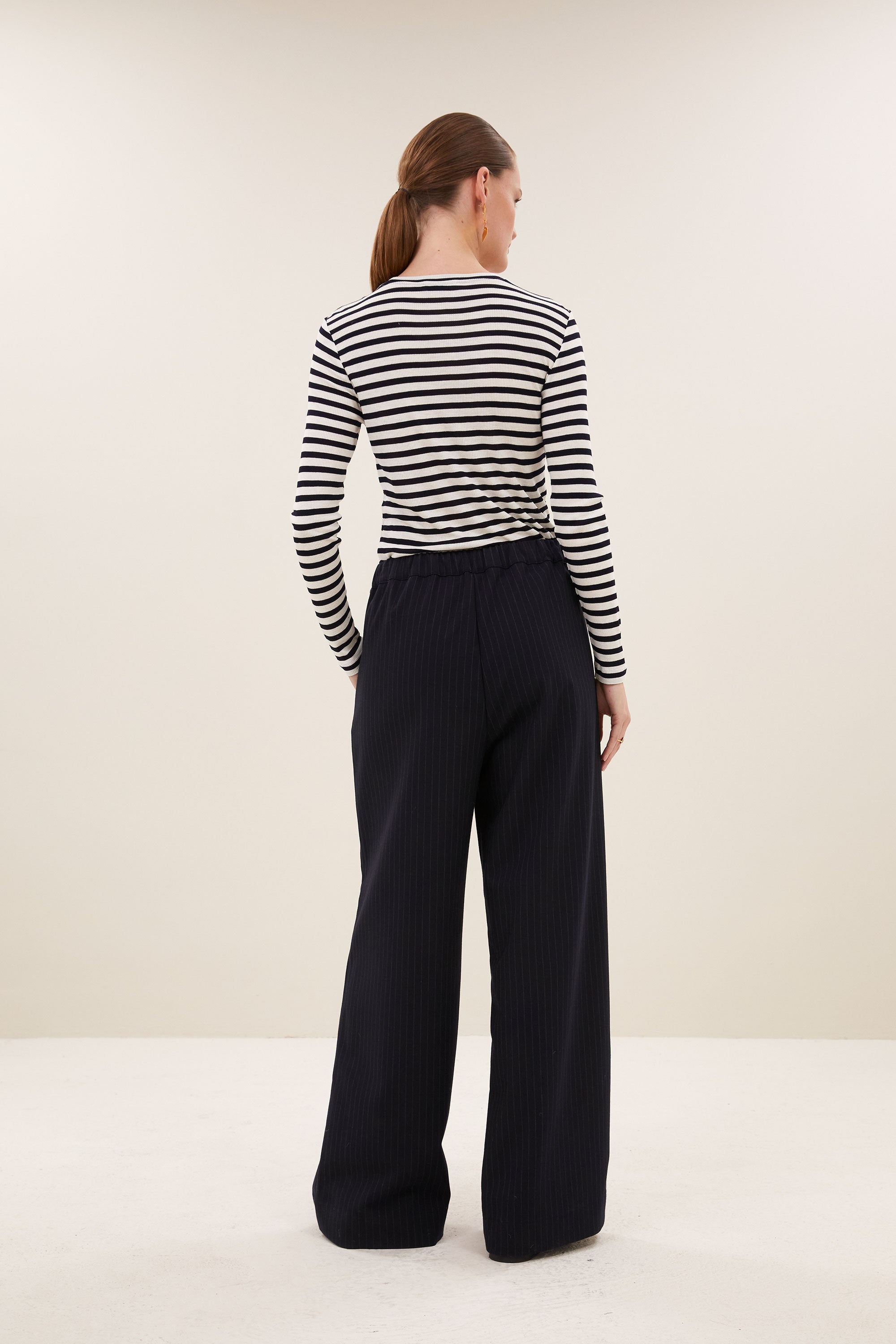 basic-ls-rib-top-moon-stripe-all-time classic-aansluitende fit-ribpatroon-by-bar-achteraanzicht