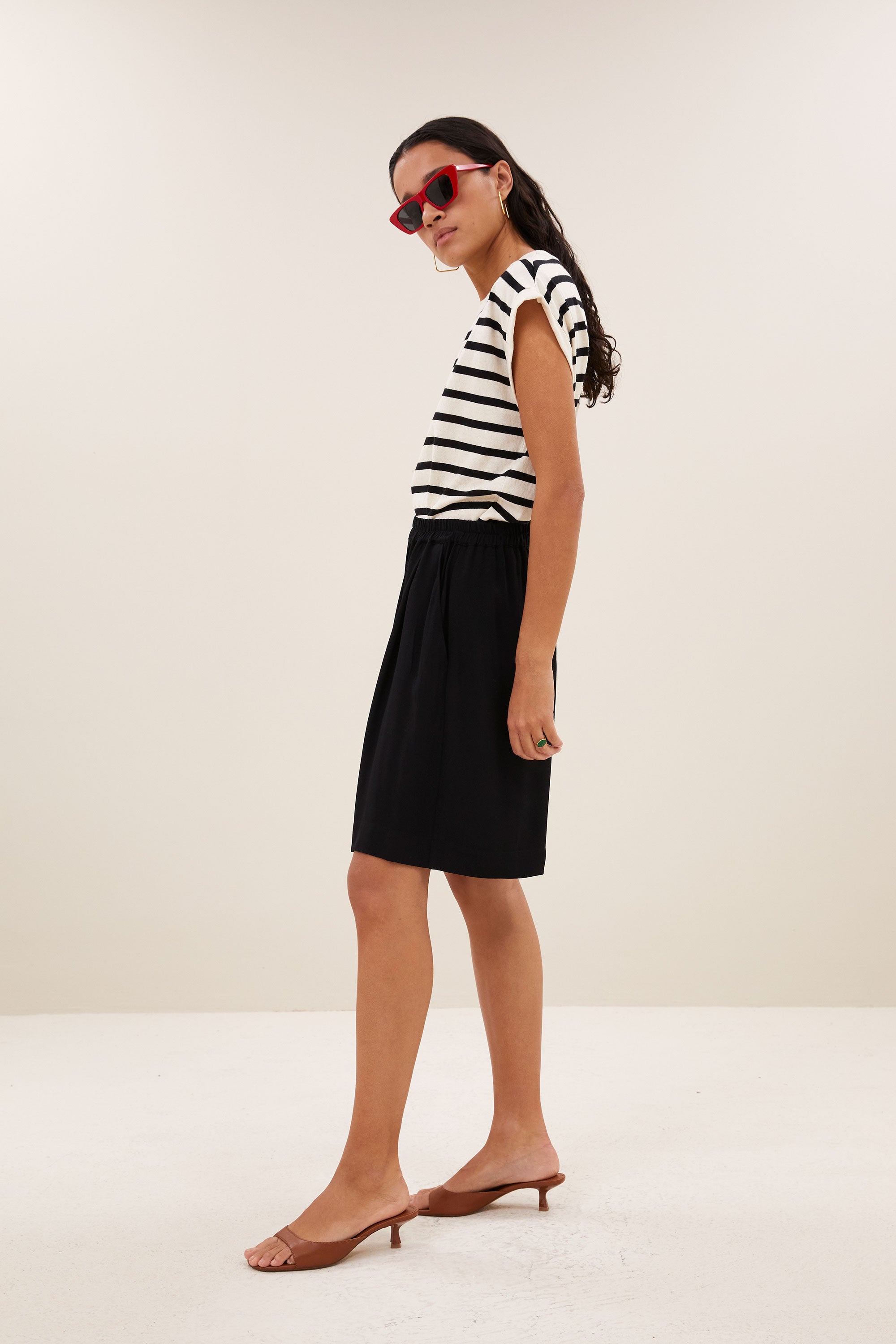 tobi-stripe-logo-top-grain-black-stripe-all-time classic-comfortabele pasvorm-kleine kapmouw-by-bar-zijaanzicht