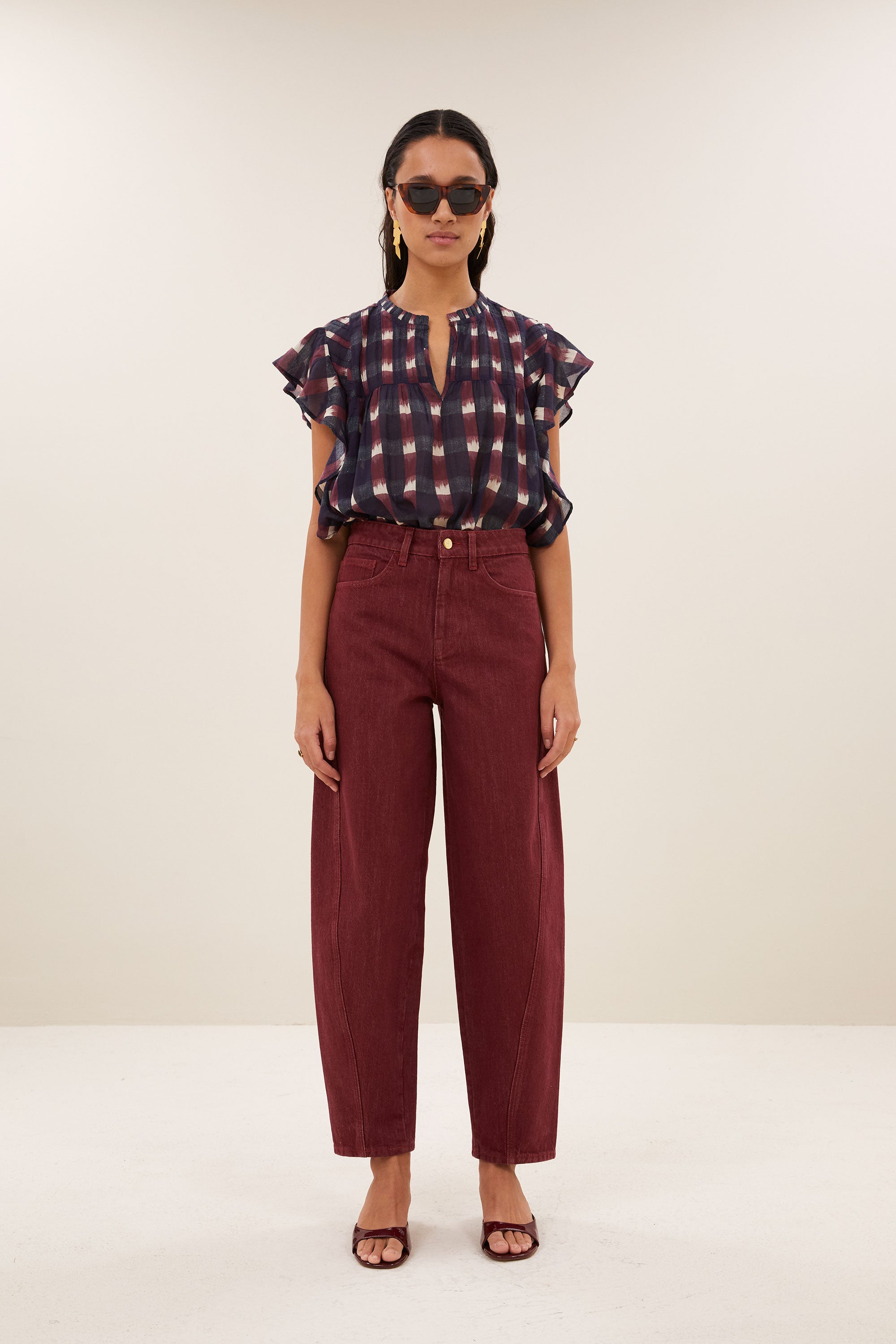 danee-ikat-blouse-wine-ikat-print-biologisch katoen-ronde halslijn-kleine kapmouw-by-bar-extra
