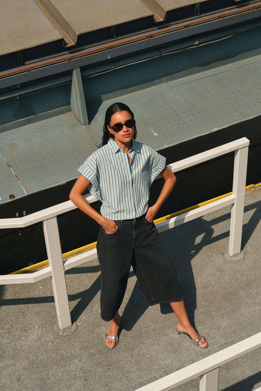 pixie-sea-blouse-green-sea-stripe-all-time classic-knoopsluiting-kleine kapmouw-by-bar-sfeerbeeld