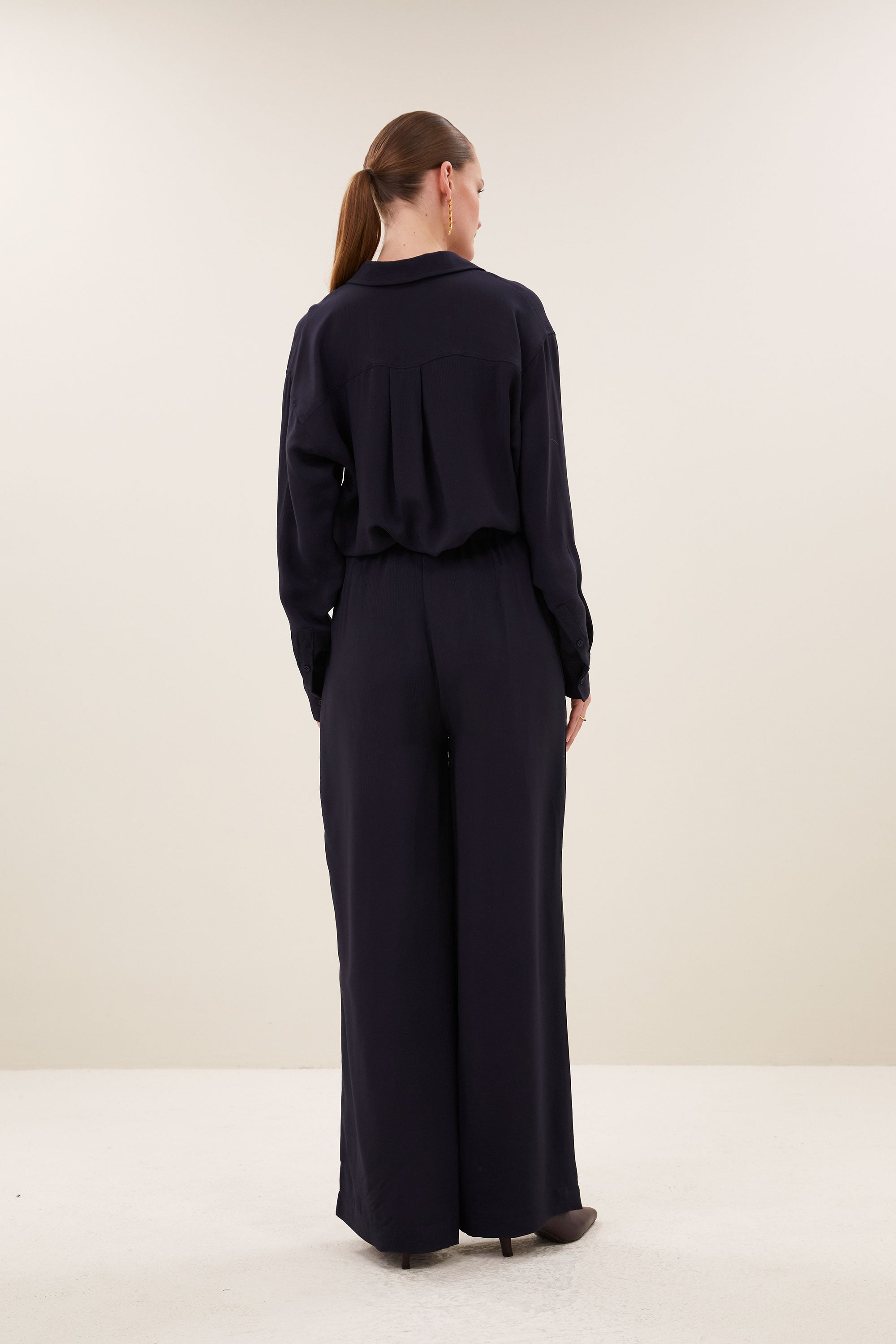 pelle-satin-stripe-pants-night-sky-all-time classic-must-have essential-plooien-by-bar-achteraanzicht