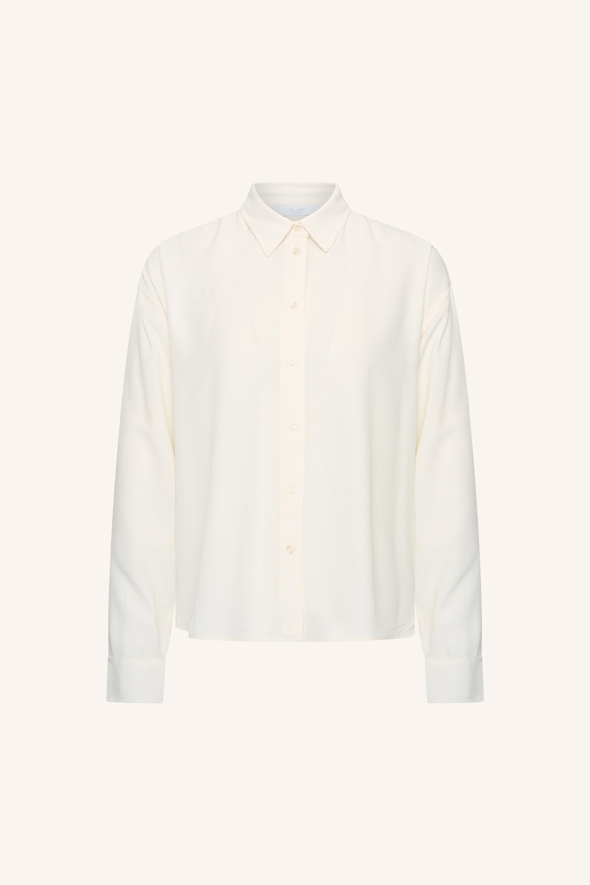 kris-viscose-blouse-ivory-all-time classic-knoopsluiting-tijdloze pasvorm-by-bar-productfoto