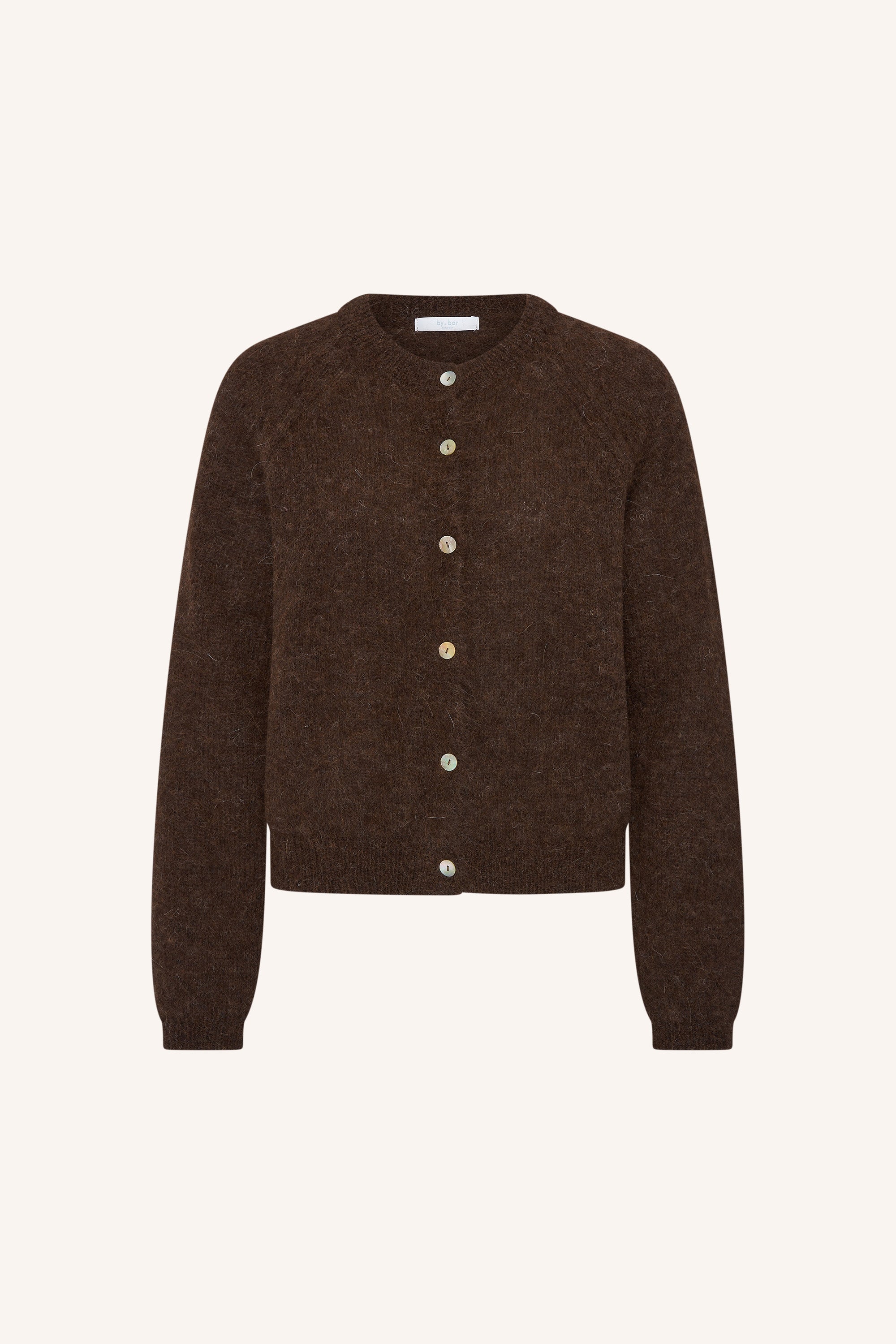 falon-cardigan-deep-brown-alpacamix kwaliteit-knoopsluiting-ronde halslijn-by-bar-productfoto