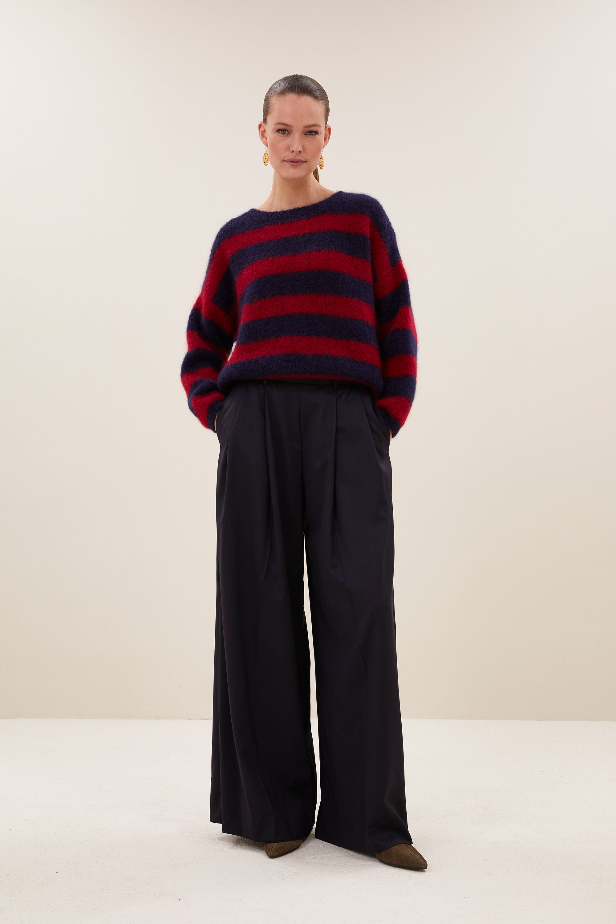 gigi-stripe-pullover-wine-stripe-comfortabele pasvorm-mix van mohair-ronde halslijn-by-bar-vooraanzicht