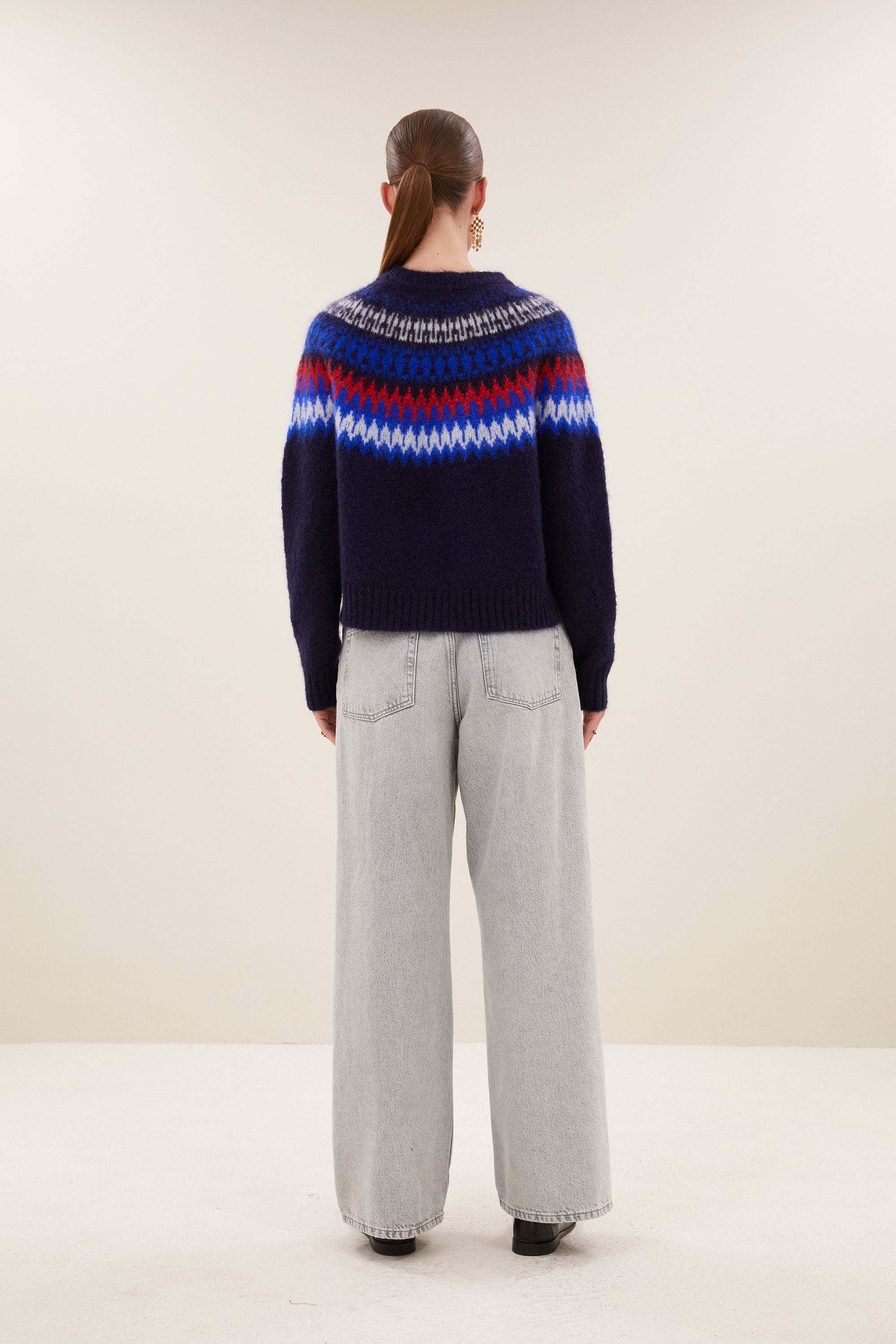 jackie-pullover-midnight-comfortabele draagervaring-gebreide patronen-mix van mohair-by-bar-achteraanzicht