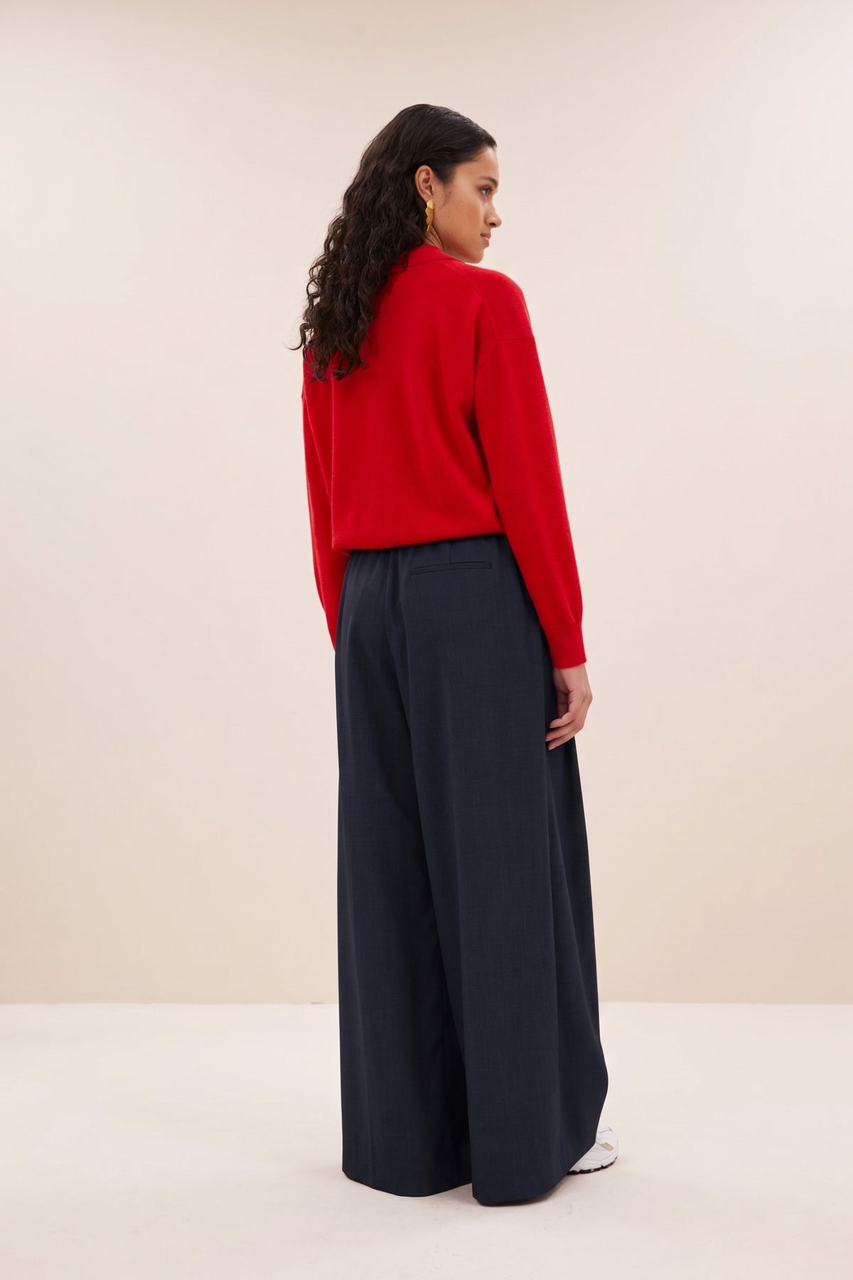 flex pullover | lipstick