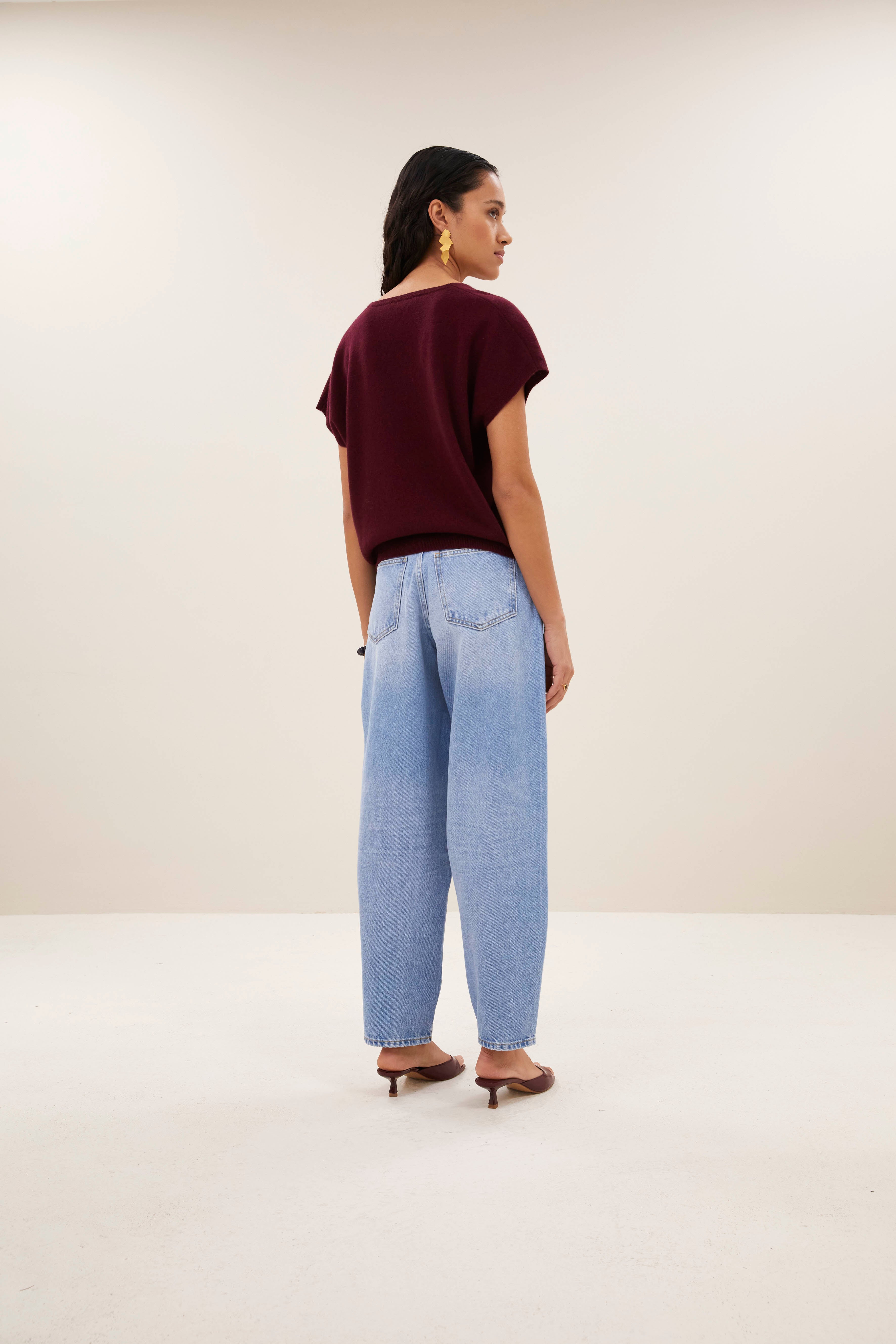 pullover-sil v neck pullover wine-by-bar-detail