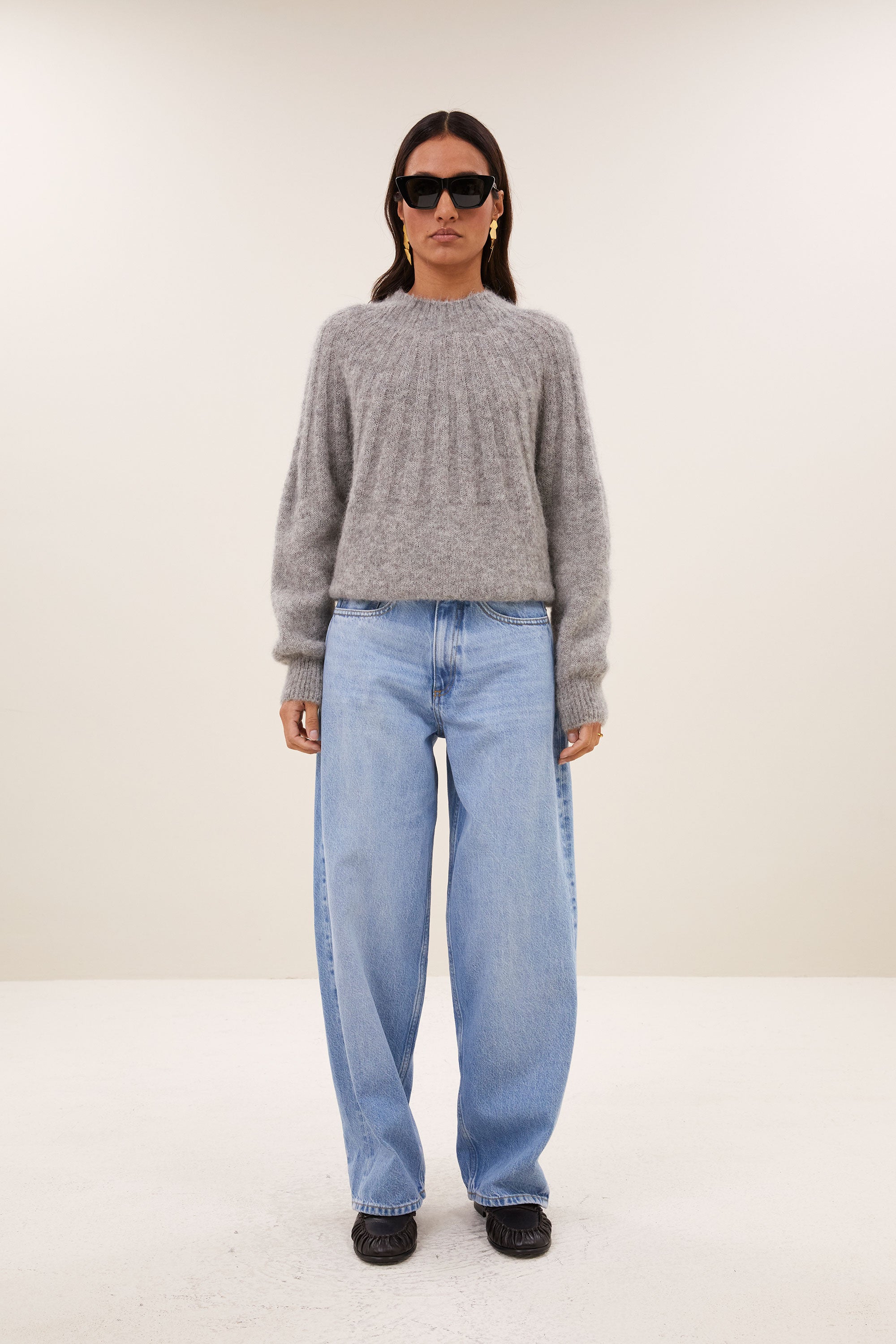 zoe-pullover-grey-melee-alpacamix kwaliteit-all-time classic-ronde halslijn-by-bar-aanvullende-foto