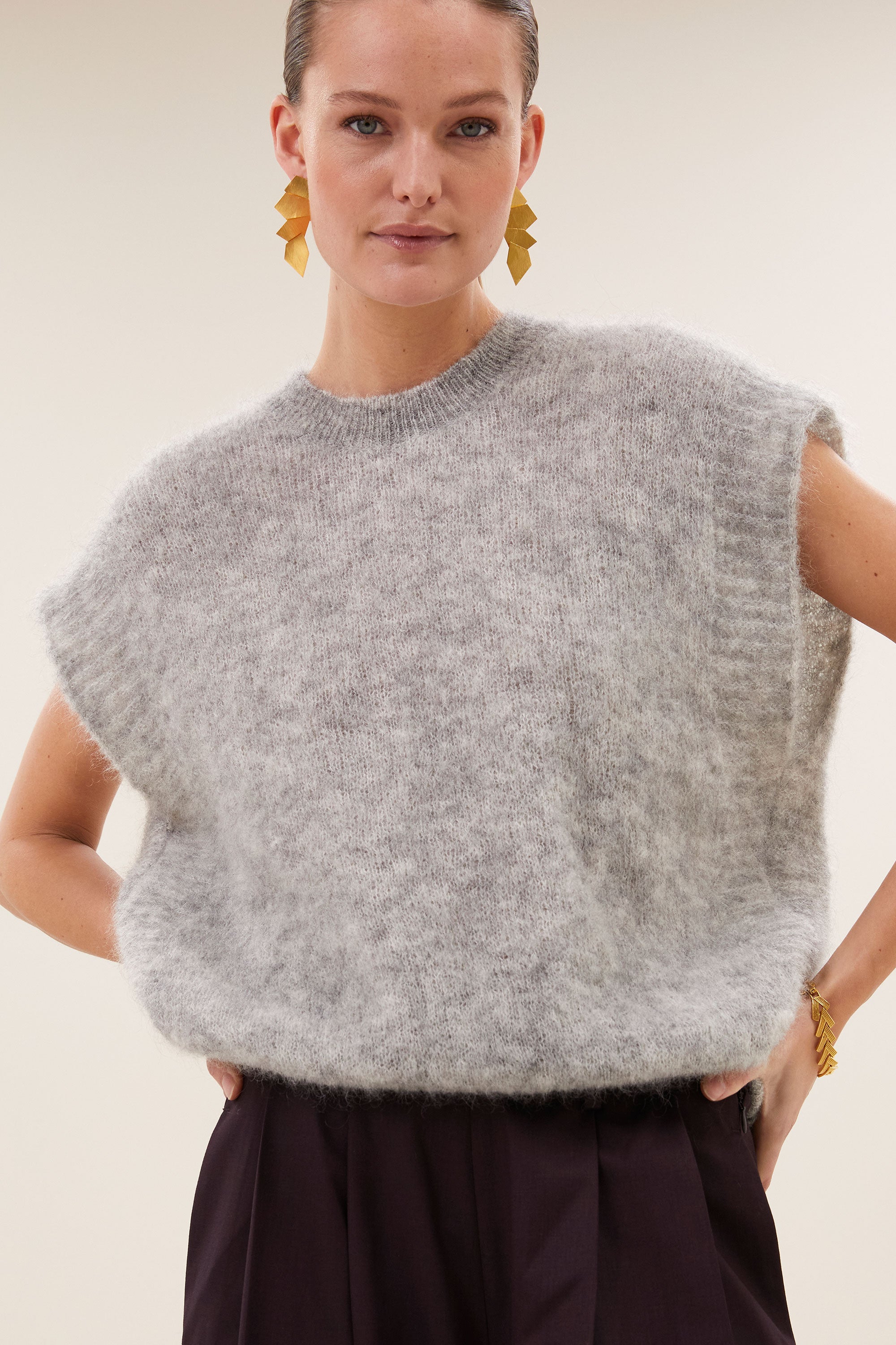 elena-spencer-grey-melee-all-time classic-mix van mohair-kleine kapmouw-by-bar-detail
