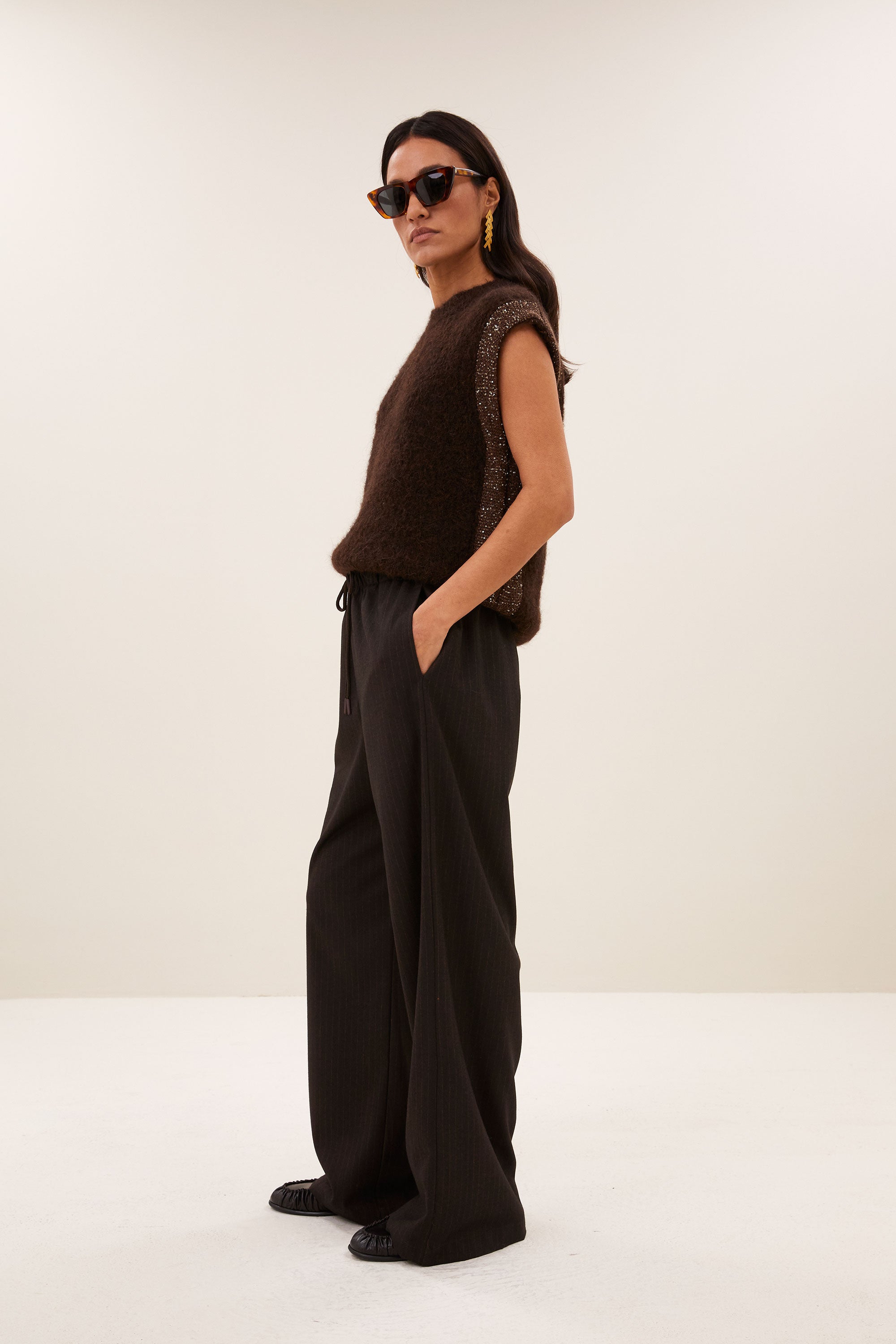 noby spencer | deep brown