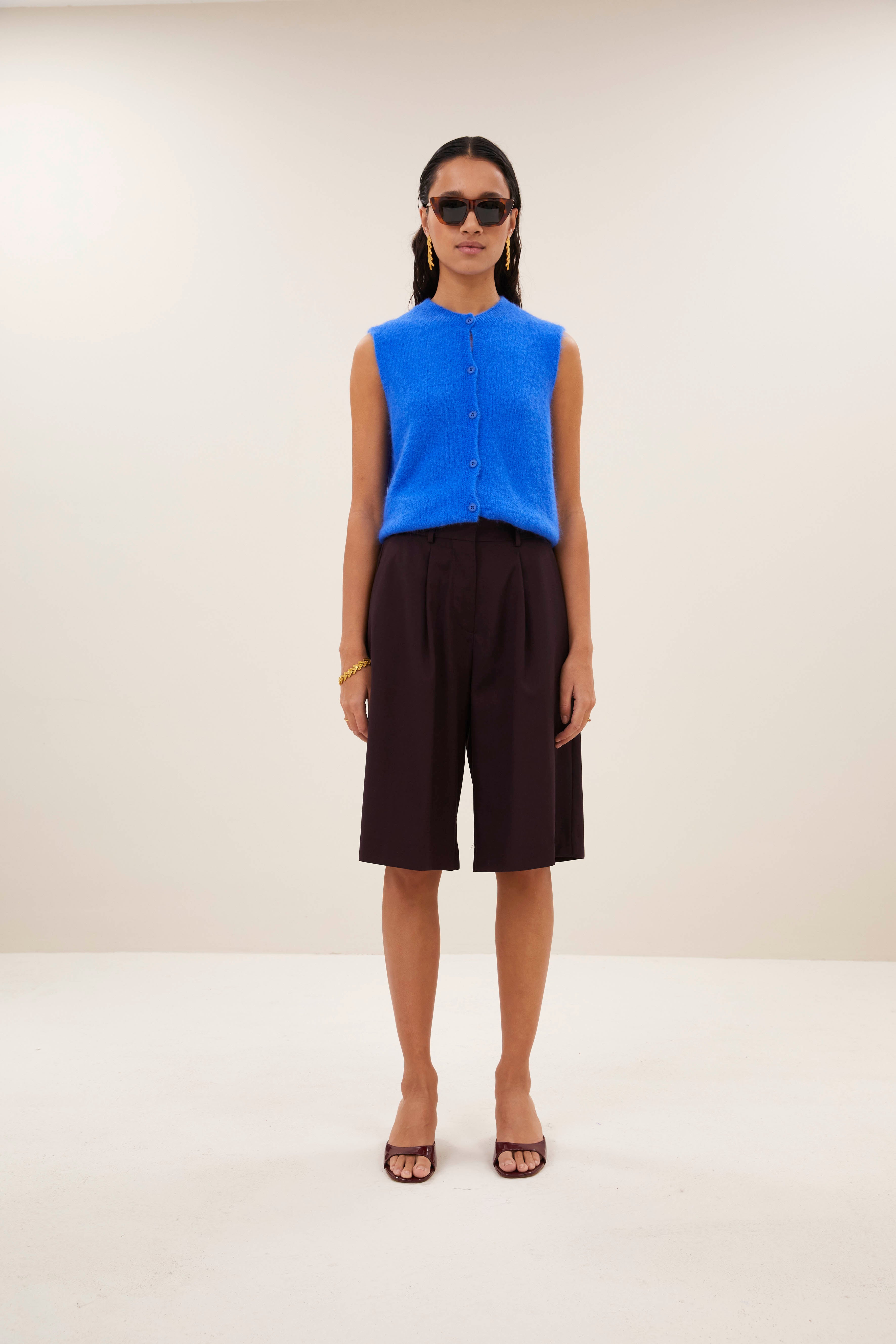shorts-finn bermuda shorts dark wine-by-bar-zijaanzicht