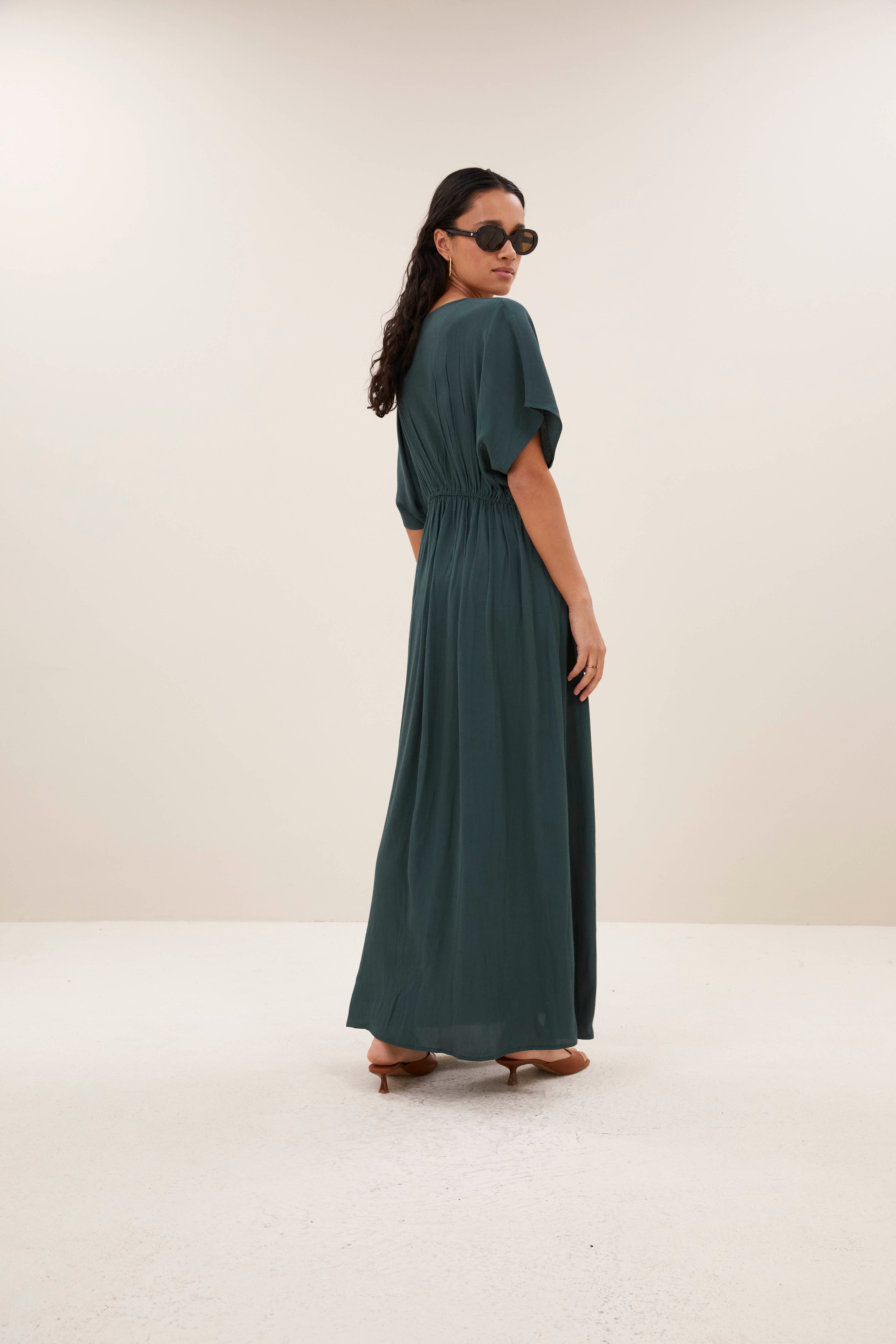dress-long twill dress dried basil sfeerbeeld-by-bar-vooraanzicht