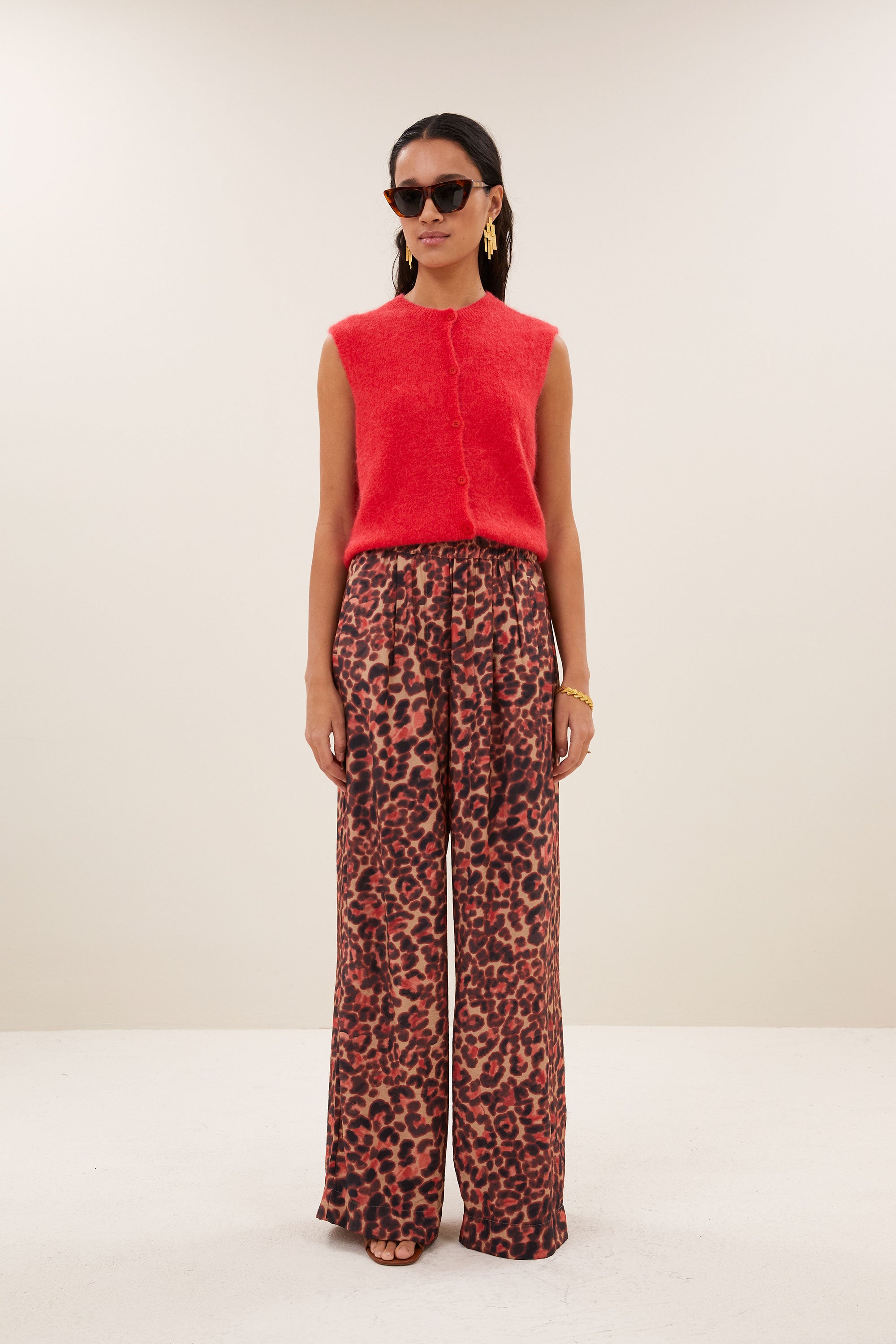 celin-cheetah-pants-cheetah-blush-losvallende pasvorm-plooien-draagbaar als set-by-bar-vooraanzicht