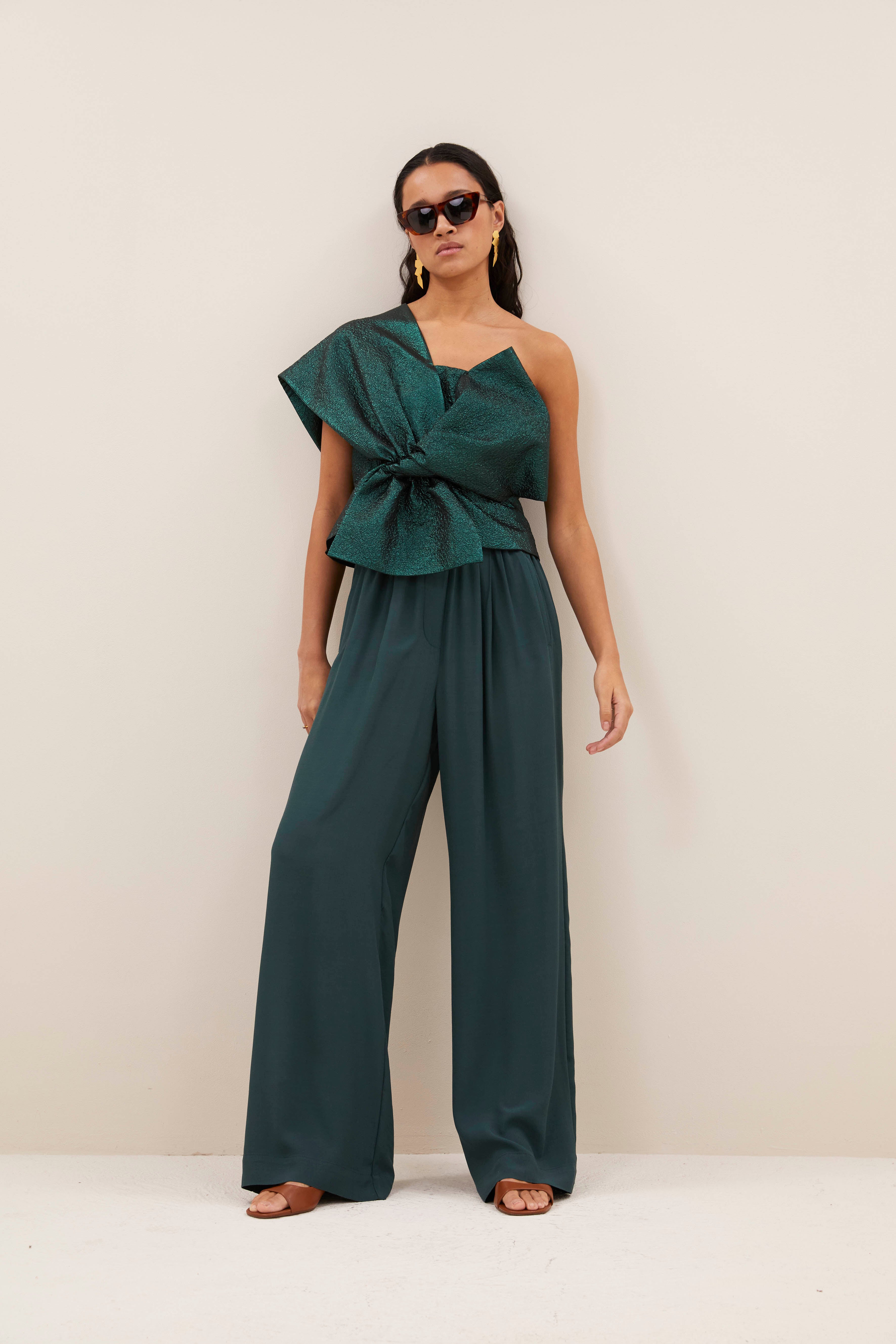 pants-benji viscose pants dried basil sfeerbeeld-by-bar-sfeerbeeld