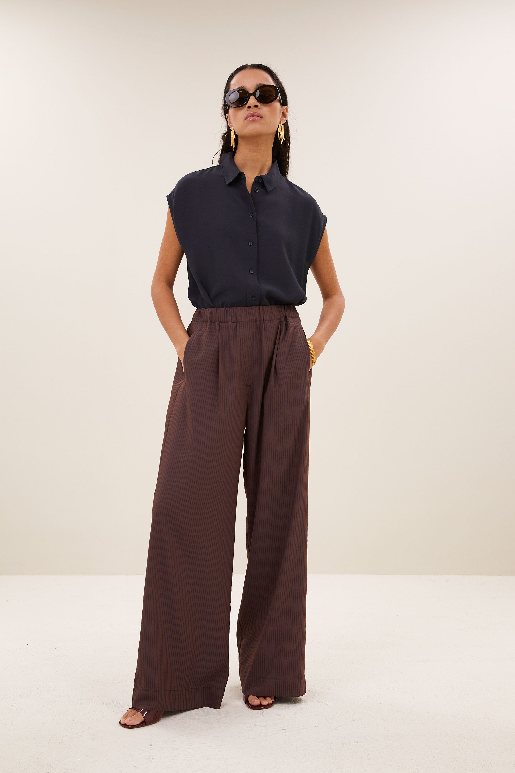 celin-tan-stripe-pants-tanning-stripe-verborgen steekzakken-hoge taille-gerecycled polyester-by-bar-sfeerbeeld