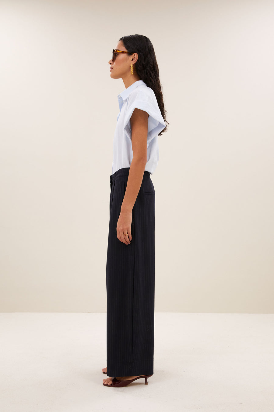pixie-chambray-blouse-light-blue-1-all-time classic-must-have essential-kleine kapmouw-by-bar-aanvullende-foto