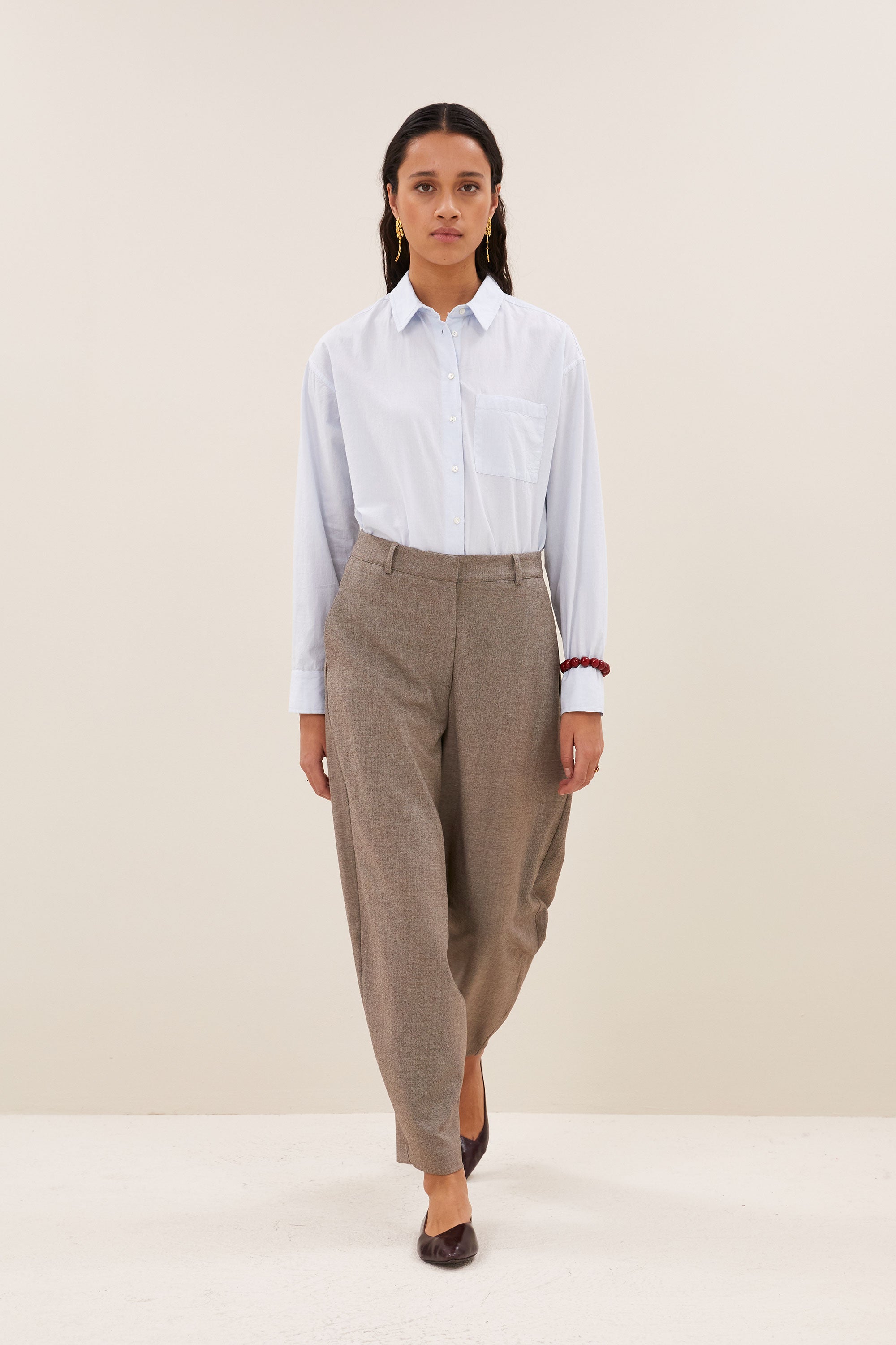 edda-pants-biscuit-melee-all-time classic-gerecycled polyester-ritssluiting-by-bar-loop-shot