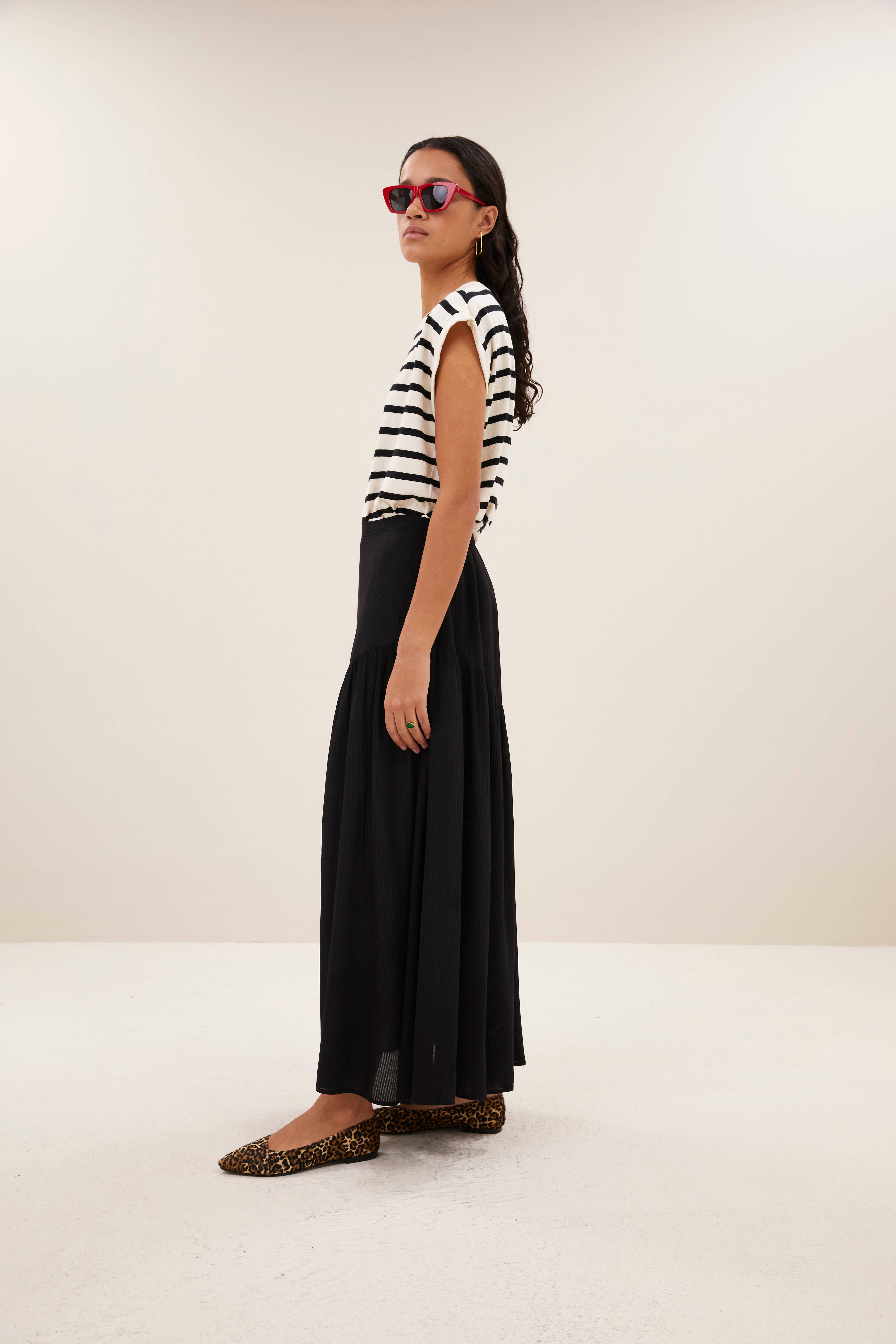 skirt-myra viscose skirt black-by-bar-zijaanzicht