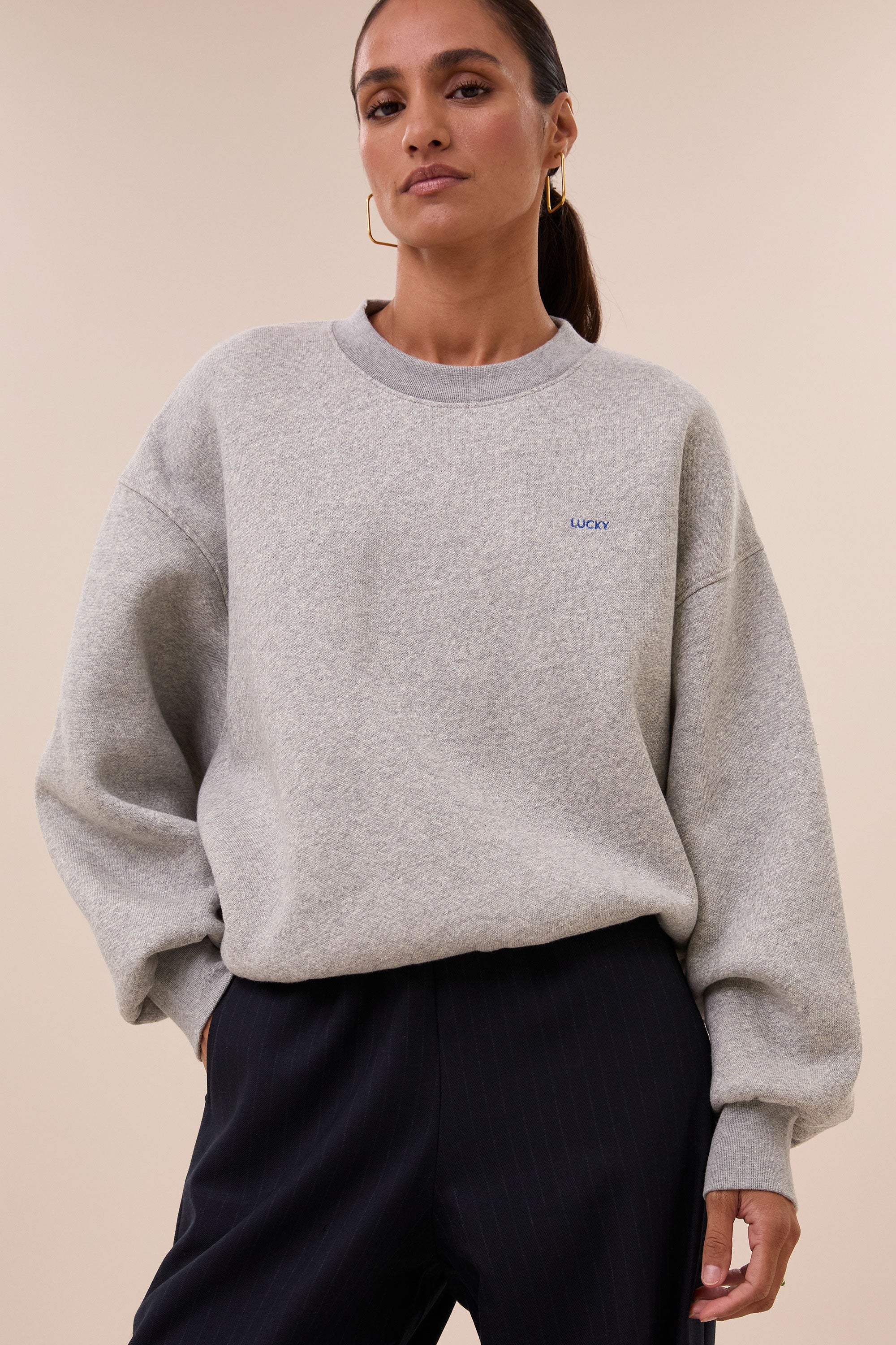 mimi-sweater-mid-grey-melee-all-time classic-katoen kwaliteit-tijdloze pasvorm-by-bar-detail