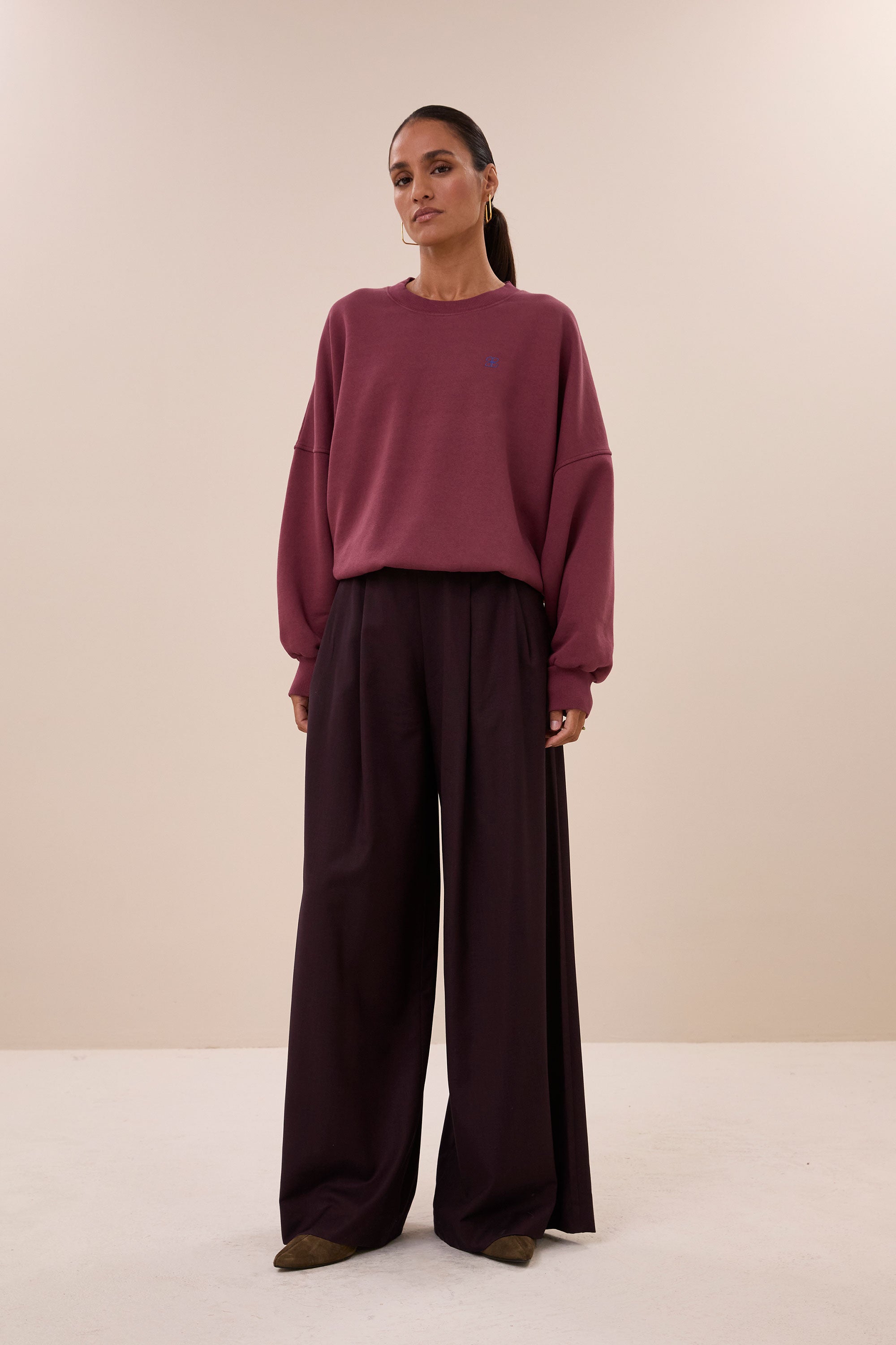 malyn-logo-sweater-burgundy-crush-comfortabele draagervaring-casual fit-katoen kwaliteit-by-bar-vooraanzicht