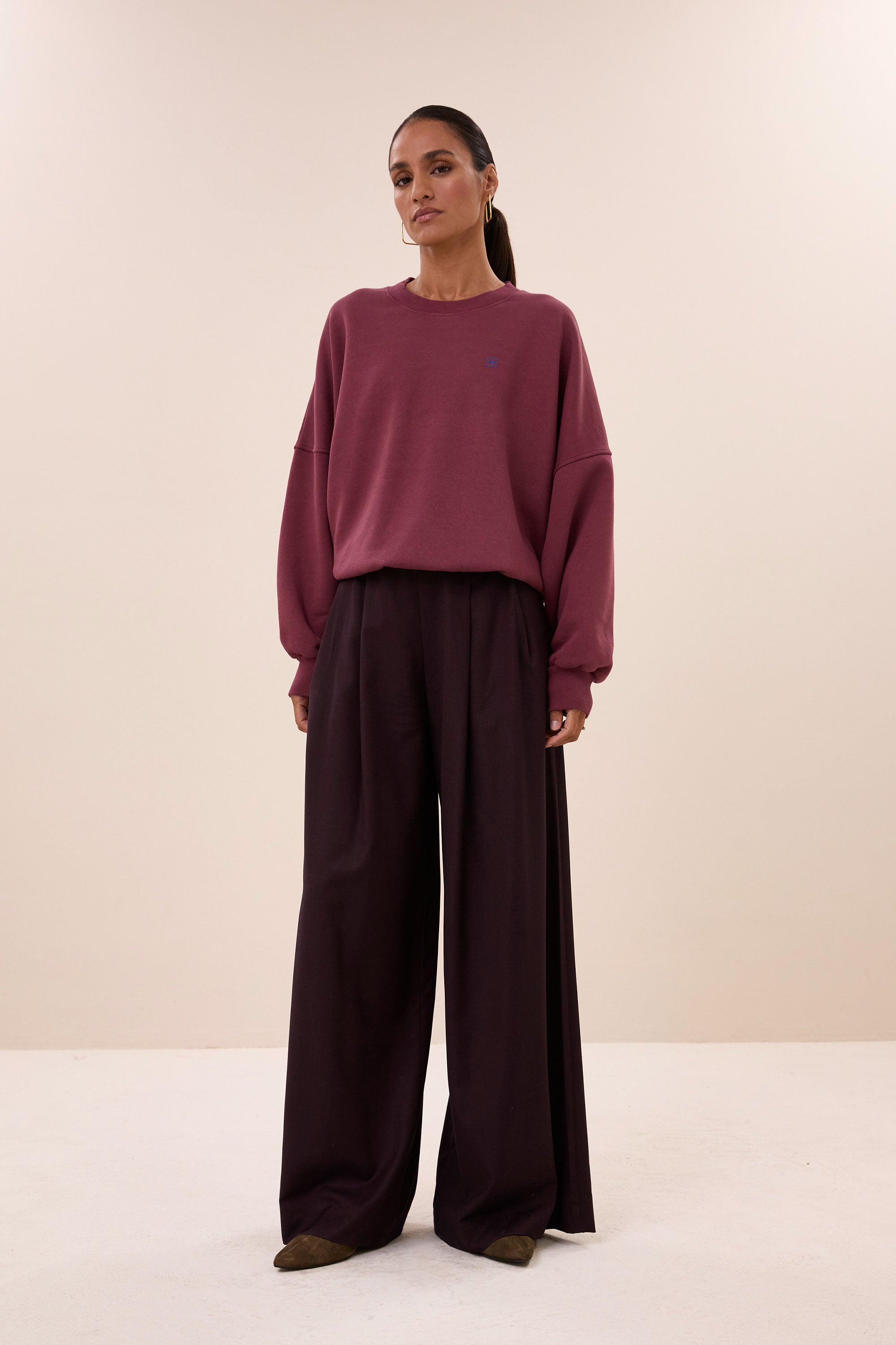 malyn-logo-sweater-burgundy-crush-comfortabele draagervaring-casual fit-katoen kwaliteit-by-bar-vooraanzicht
