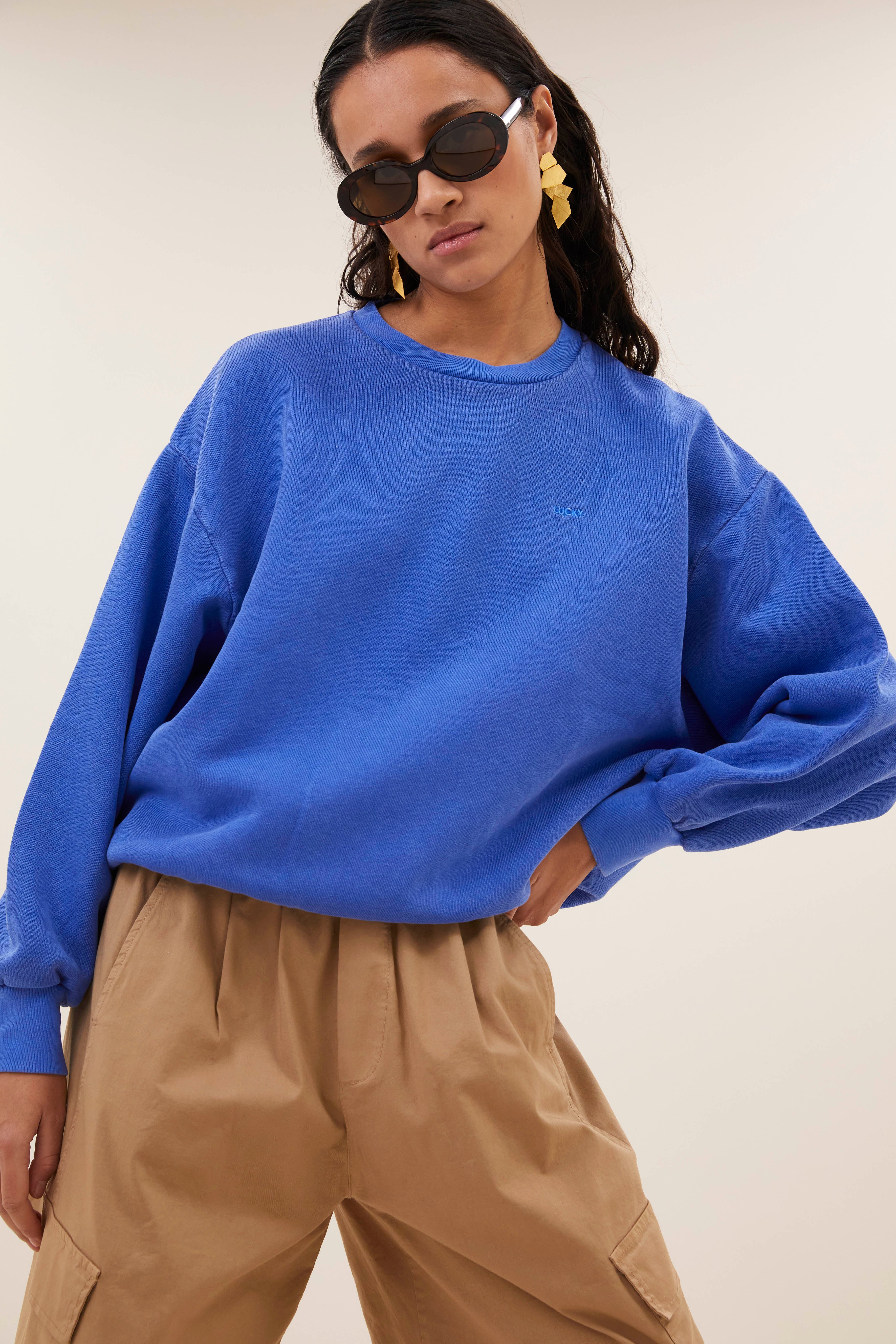 sweater-lili lucky sweater azul blue-by-bar-sfeerbeeld