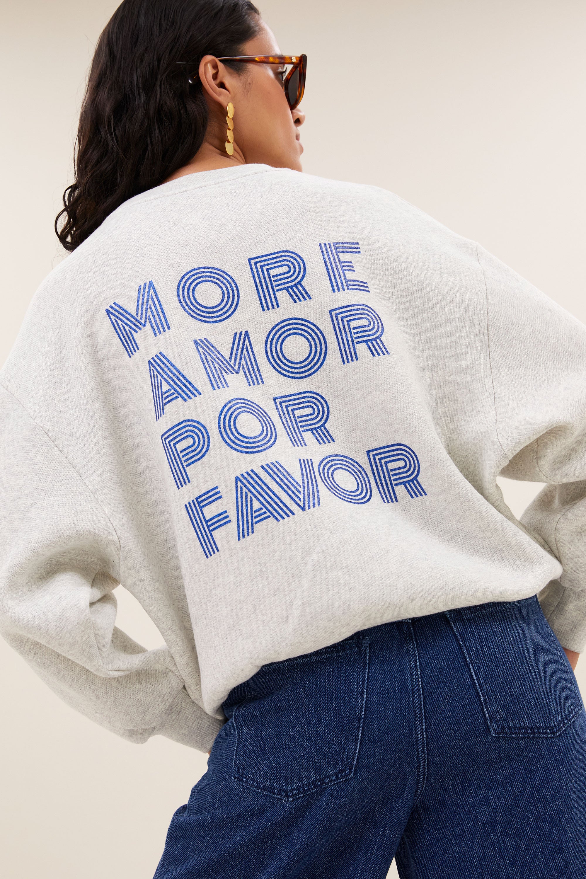 lili-amor-sweater-light-grey-melee-comfortabele draagervaring-verlaagde schoudernaden-ronde halslijn-by-bar-detail