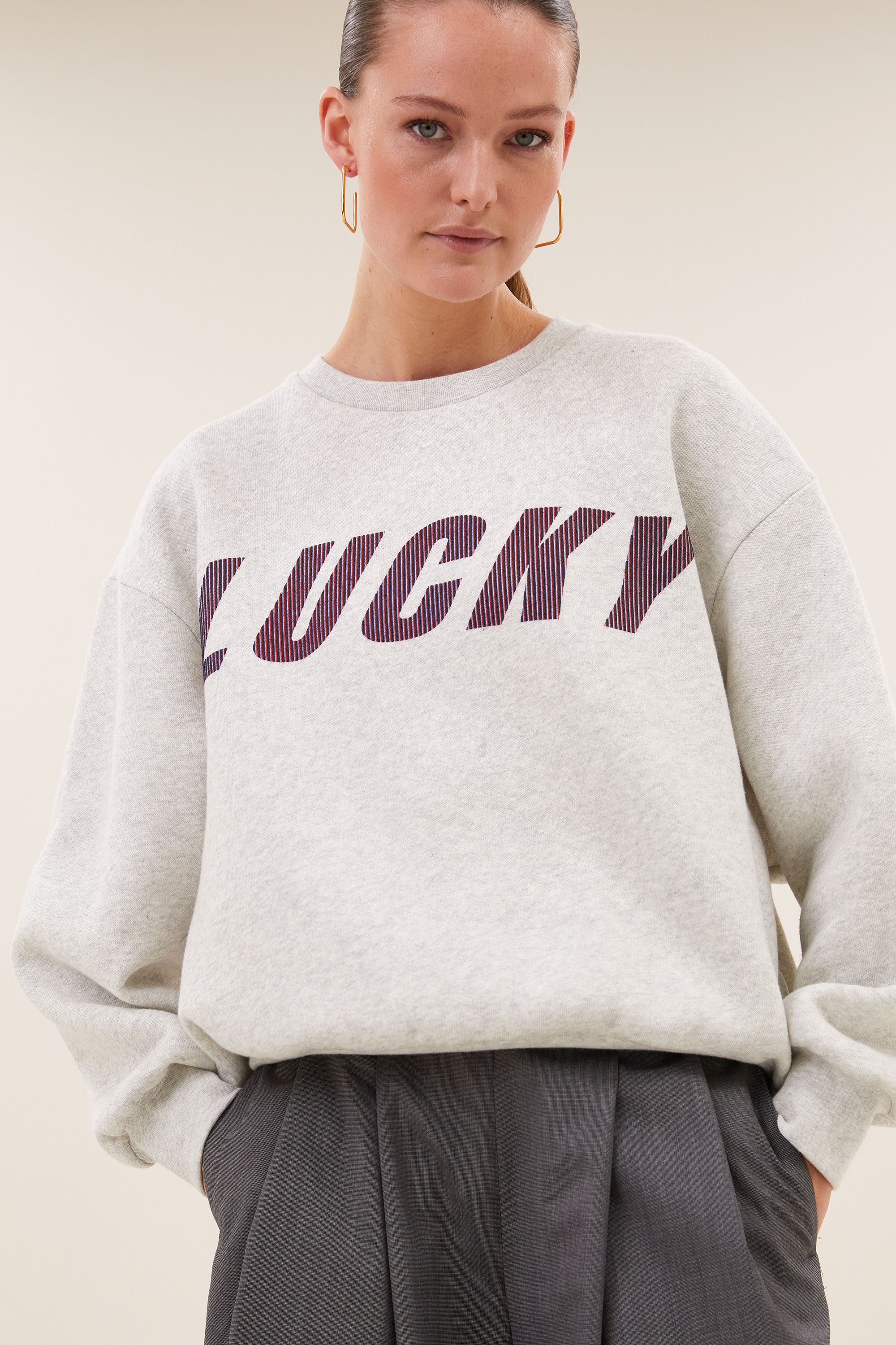 lili-speed-sweater-light-grey-melee-all-time classic-casual fit-normale pasvorm-by-bar-detail