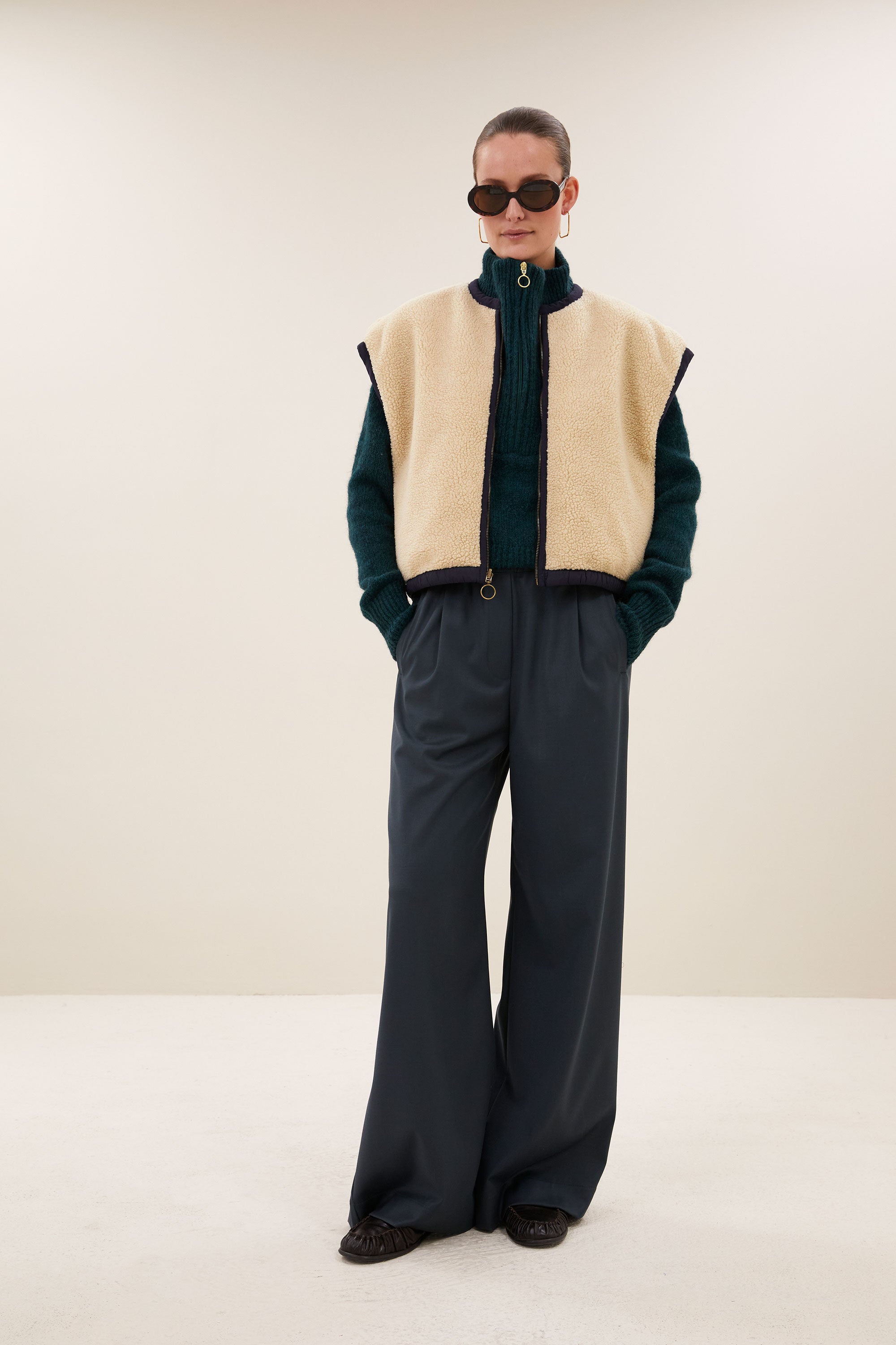gio sleeveless jacket | midnight