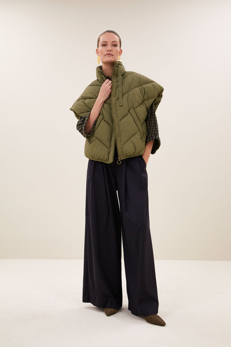 franky sleeveless jacket | olive