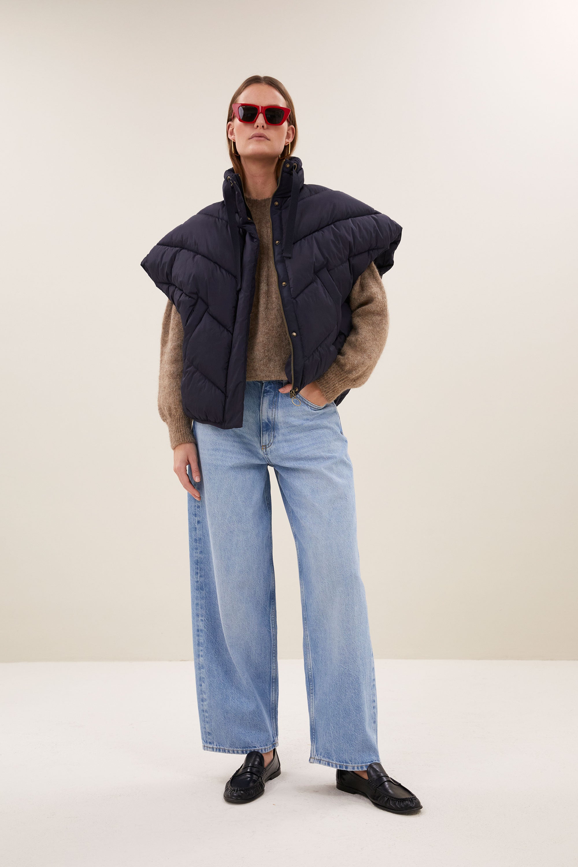 franky-sleeveless-jacket-midnight-all-time classic-gemaakt door weefspecialist-rits- en knoopsluiting-by-bar-achteraanzicht