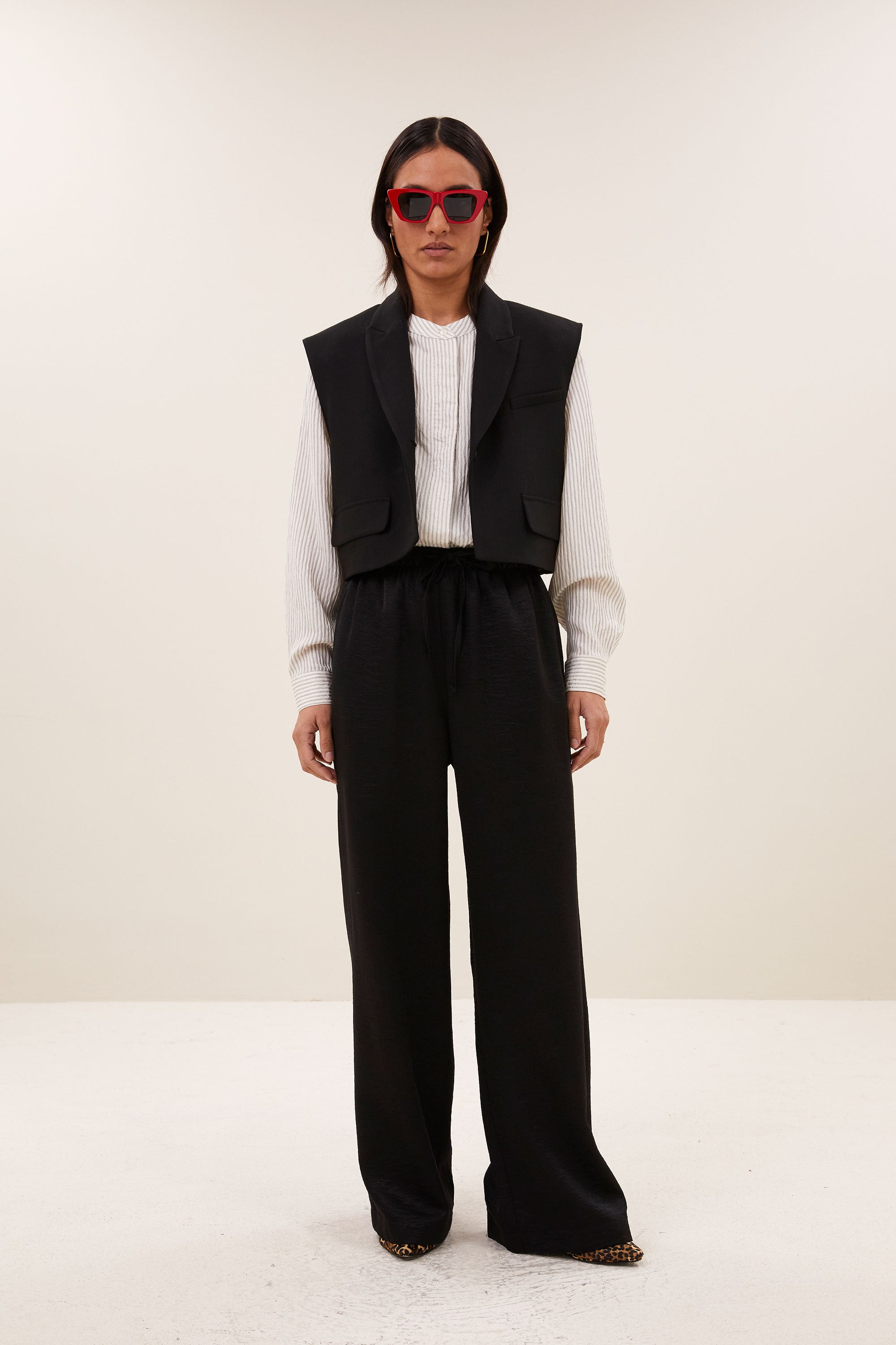 bobi herringbone gilet | black