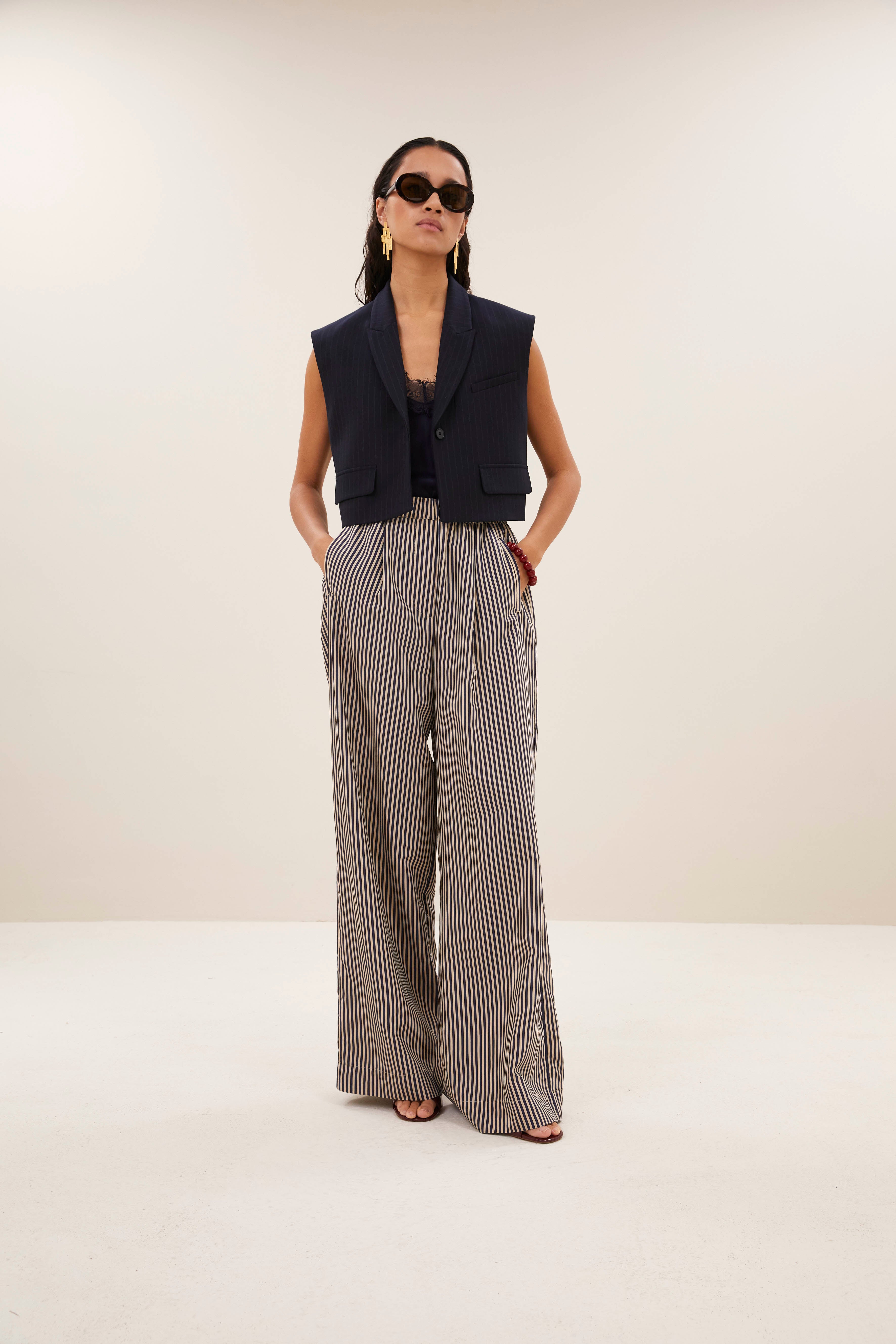 gilet-bobi pinstripe gilet midnight-by-bar-aanvullende foto