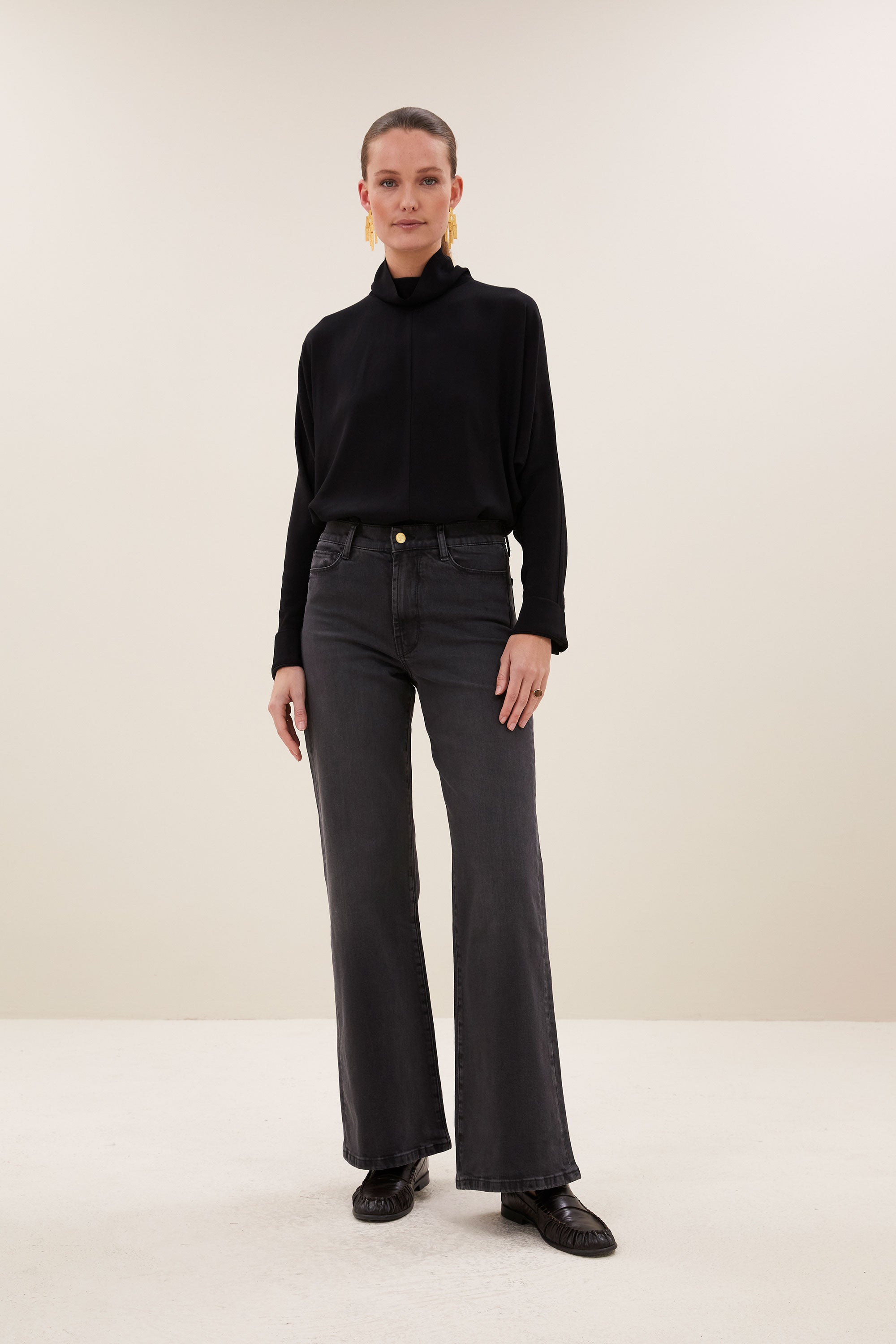 mio-jb-pants-jet-black-all-time classic-aansluitende fit-biologisch katoen-by-bar-achteraanzicht