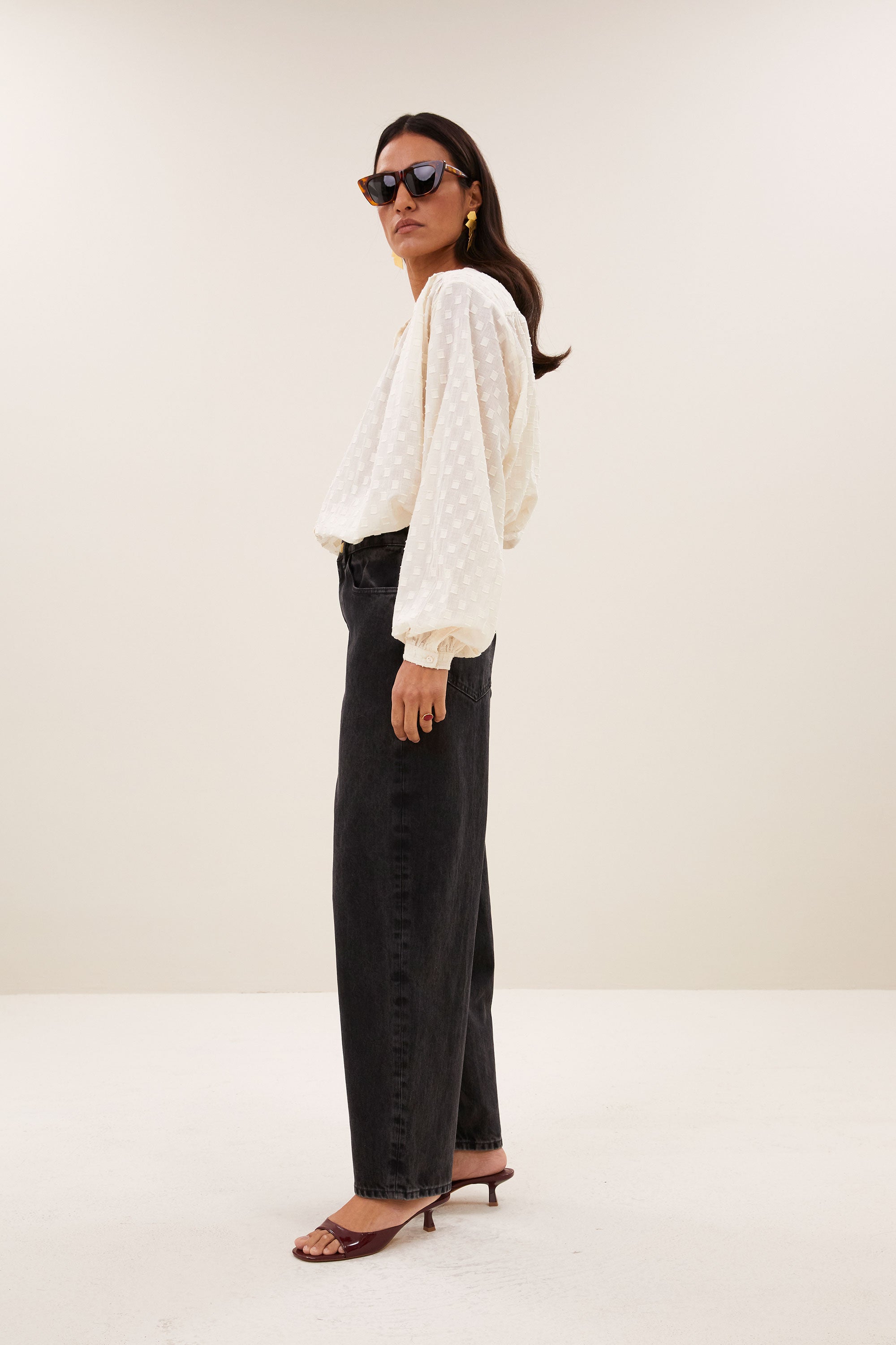 baloe-jb-jeans-jet-black-all-time classic-hoge taille-must-have essential-by-bar-zijaanzicht