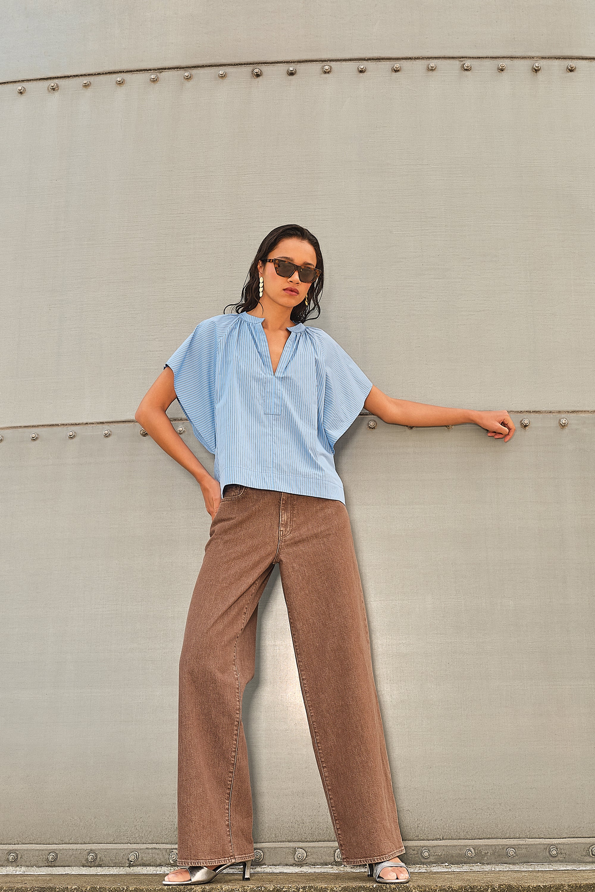 lilo-brown-jeans-hazel-must-have essential-biologisch katoen-ritssluiting-by-bar-sfeerbeeld