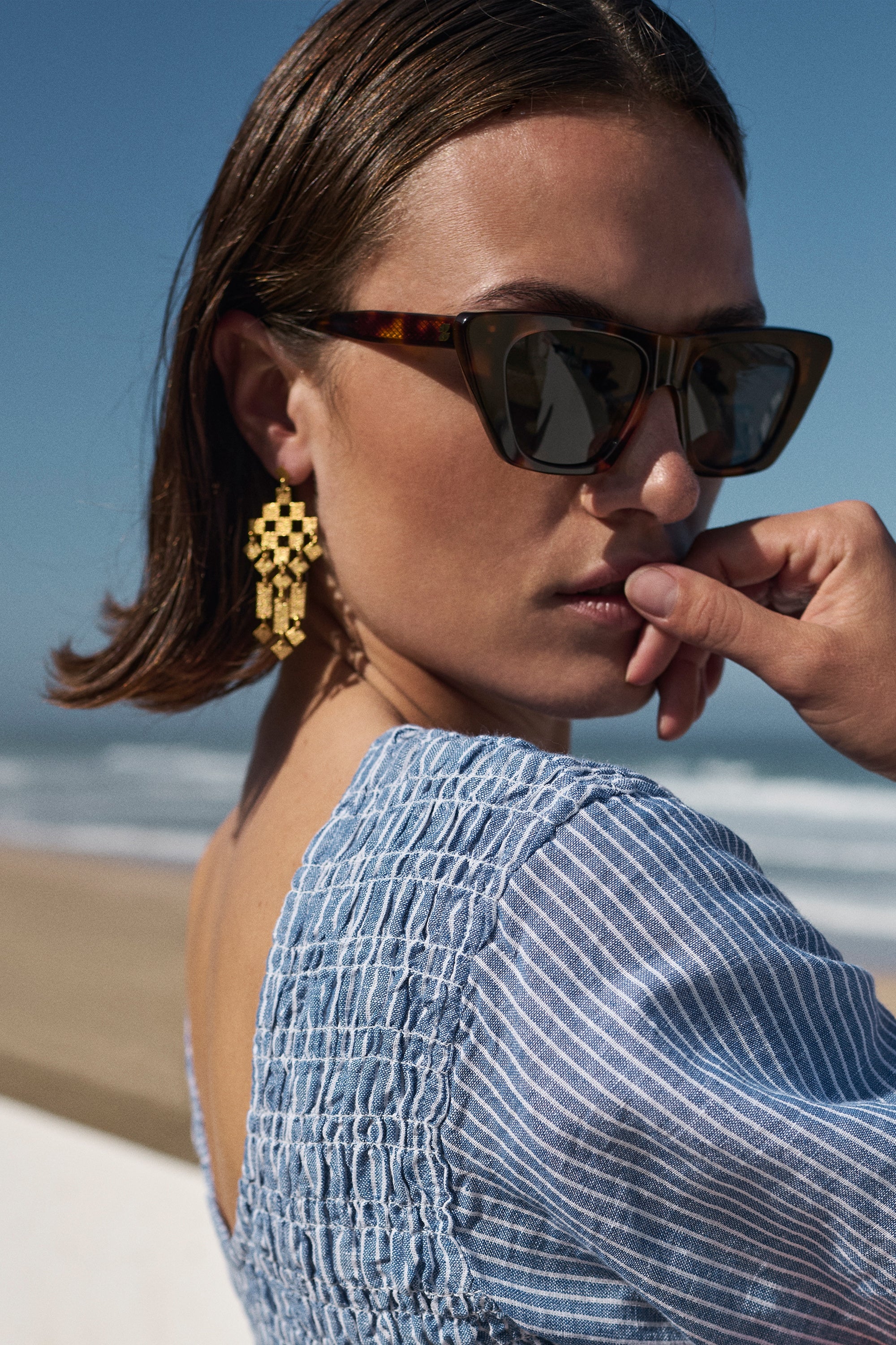 aurora earring | gold