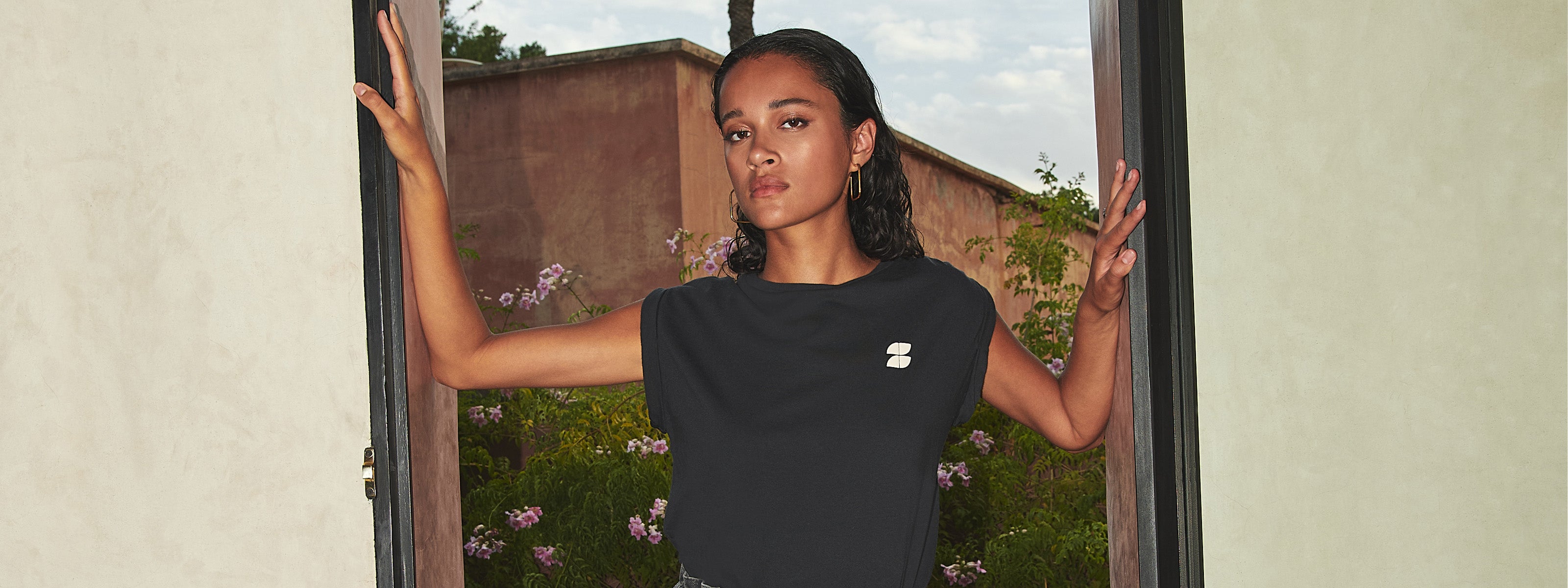 tops- thelma dictionary - jet black - header