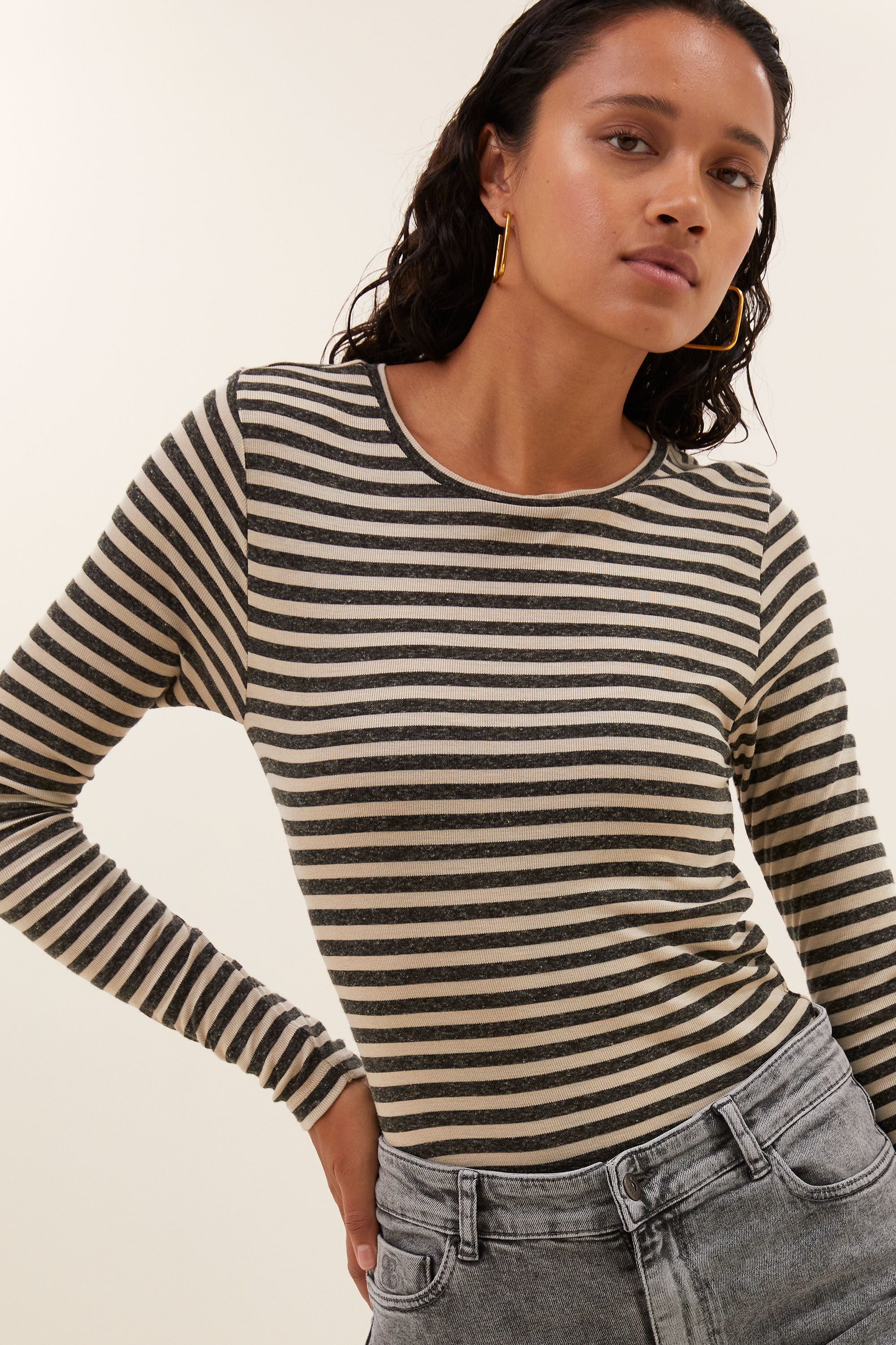 basic ls stripe top | chalk