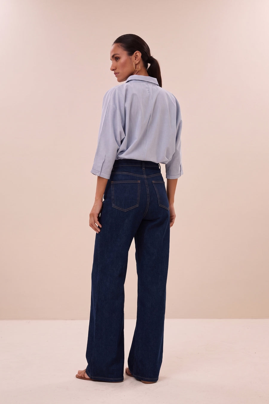 lina-pant-dark-denim-hoge taille-losvallende pasvorm-duurzame wassing-by-bar-vooraanzicht