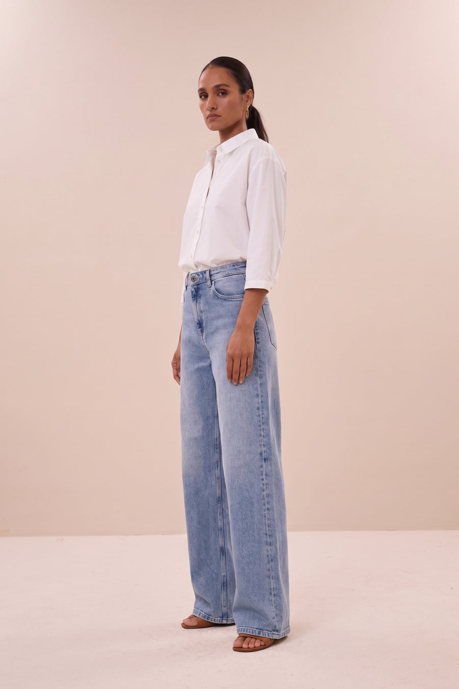 lina-pant-nrx-denim-hoge taille-losvallende pasvorm-duurzame wassing-by-bar-aanvullende-foto