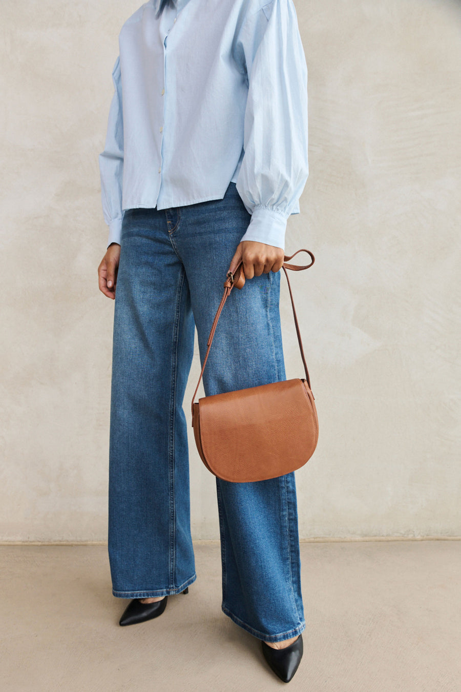 paris-bag-cognac-soepel leer-all-time classic-gemaakt door een familiebedrijf-by-bar-sfeerbeeld