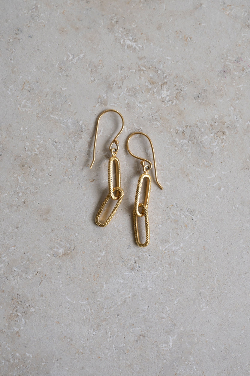 chain earring | gold