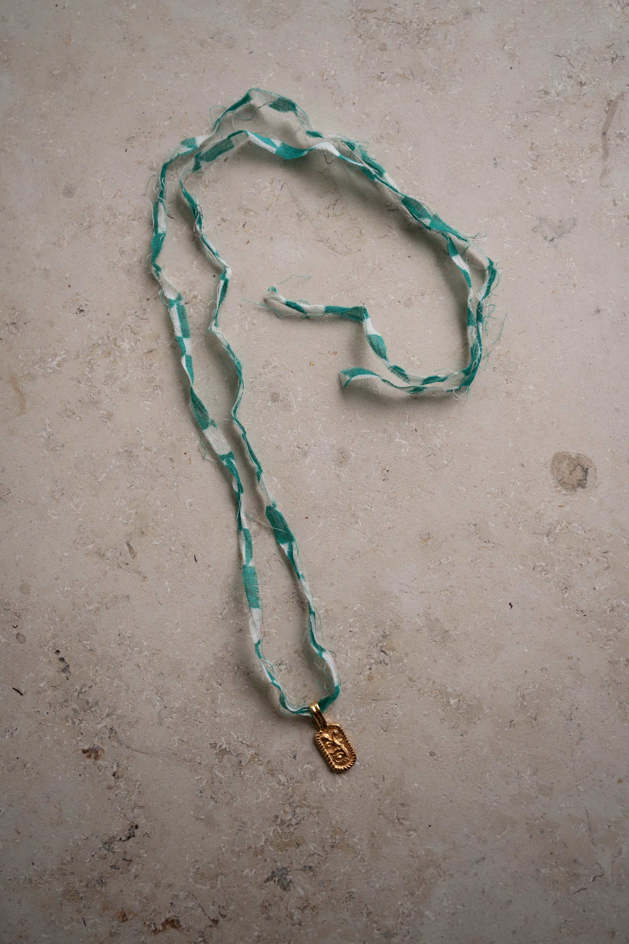 varanasi necklace | graphic green