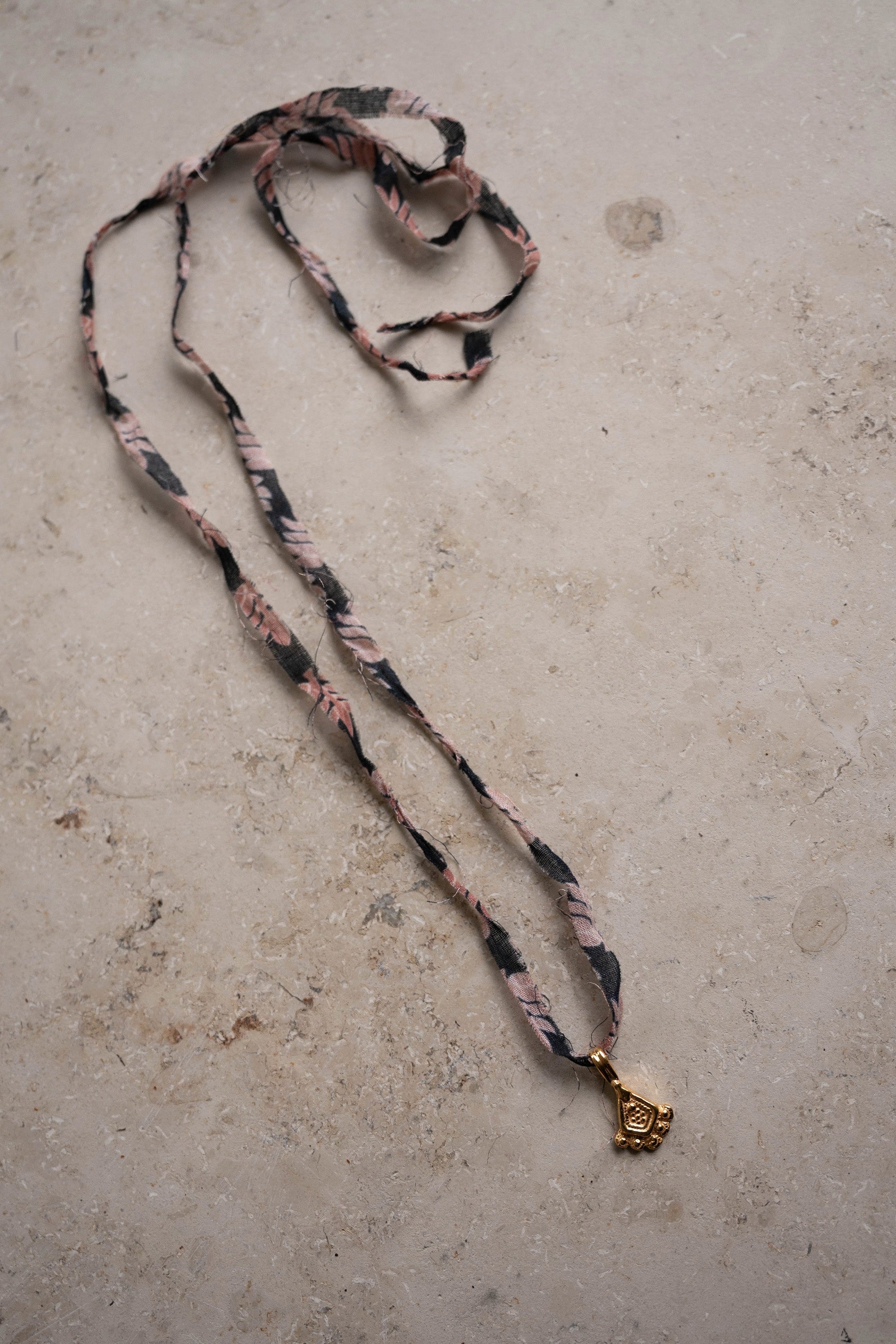 delhi necklace | leaf print