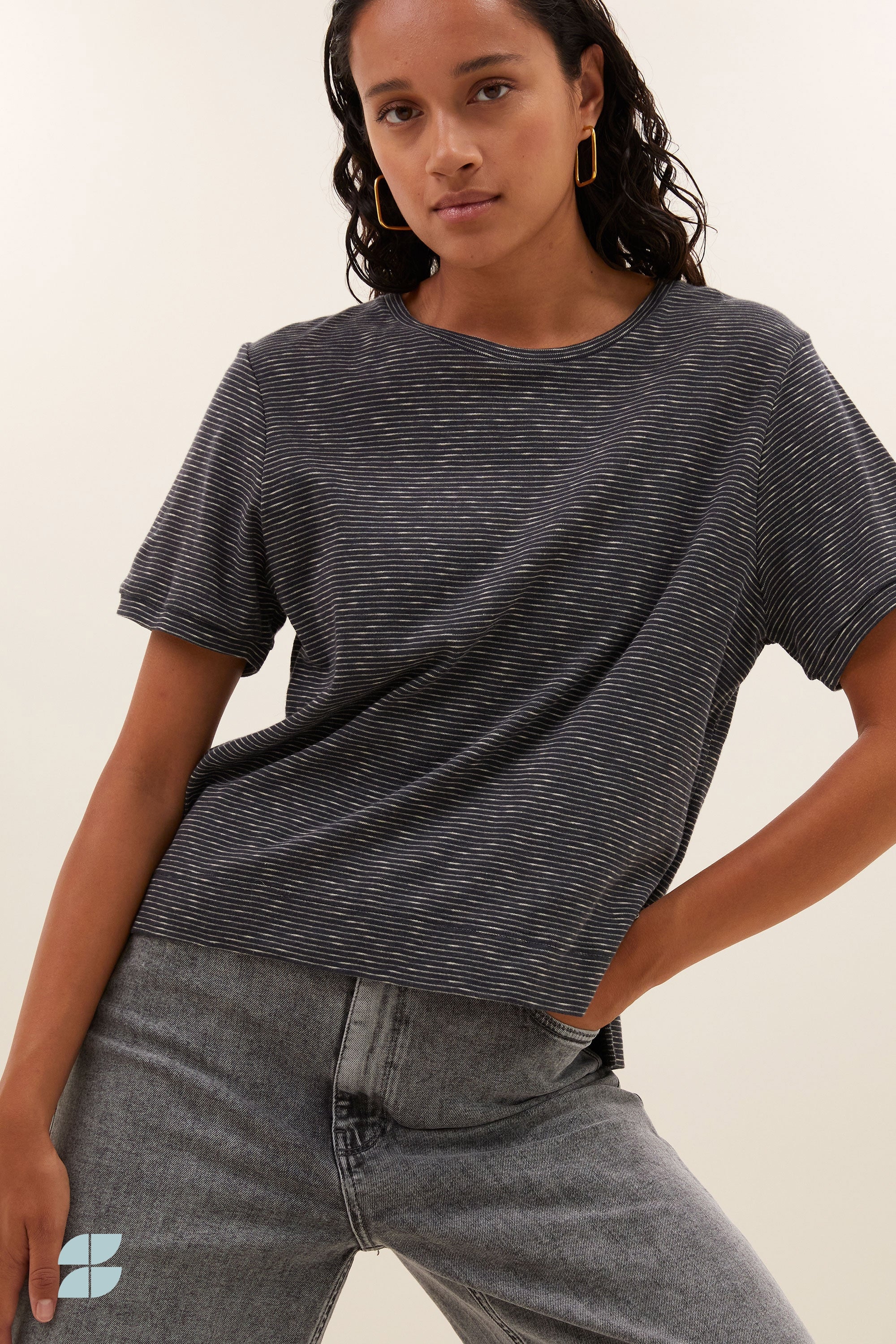 hope thin stripe top | jet black