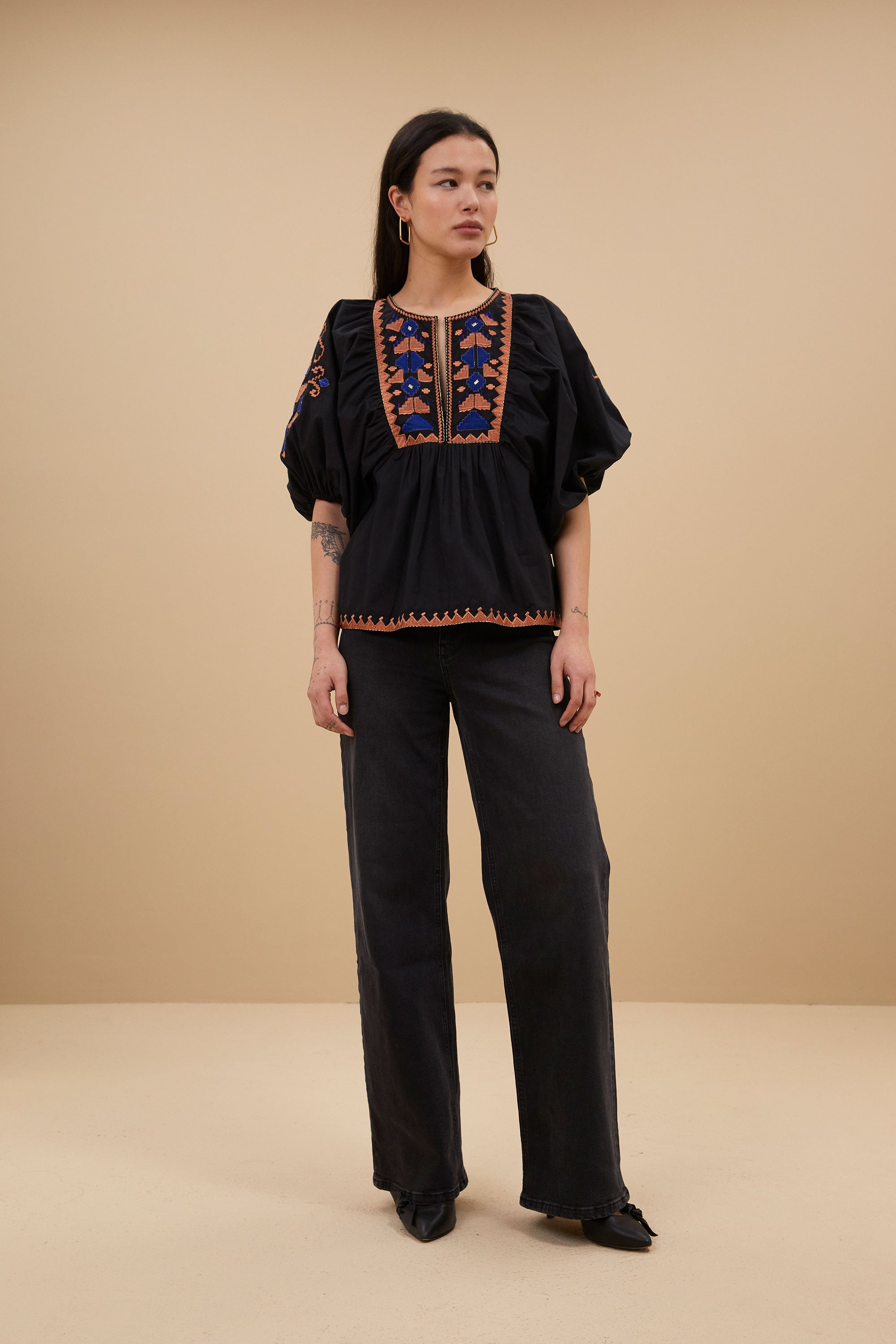 gabie embroidery blouse | jet black