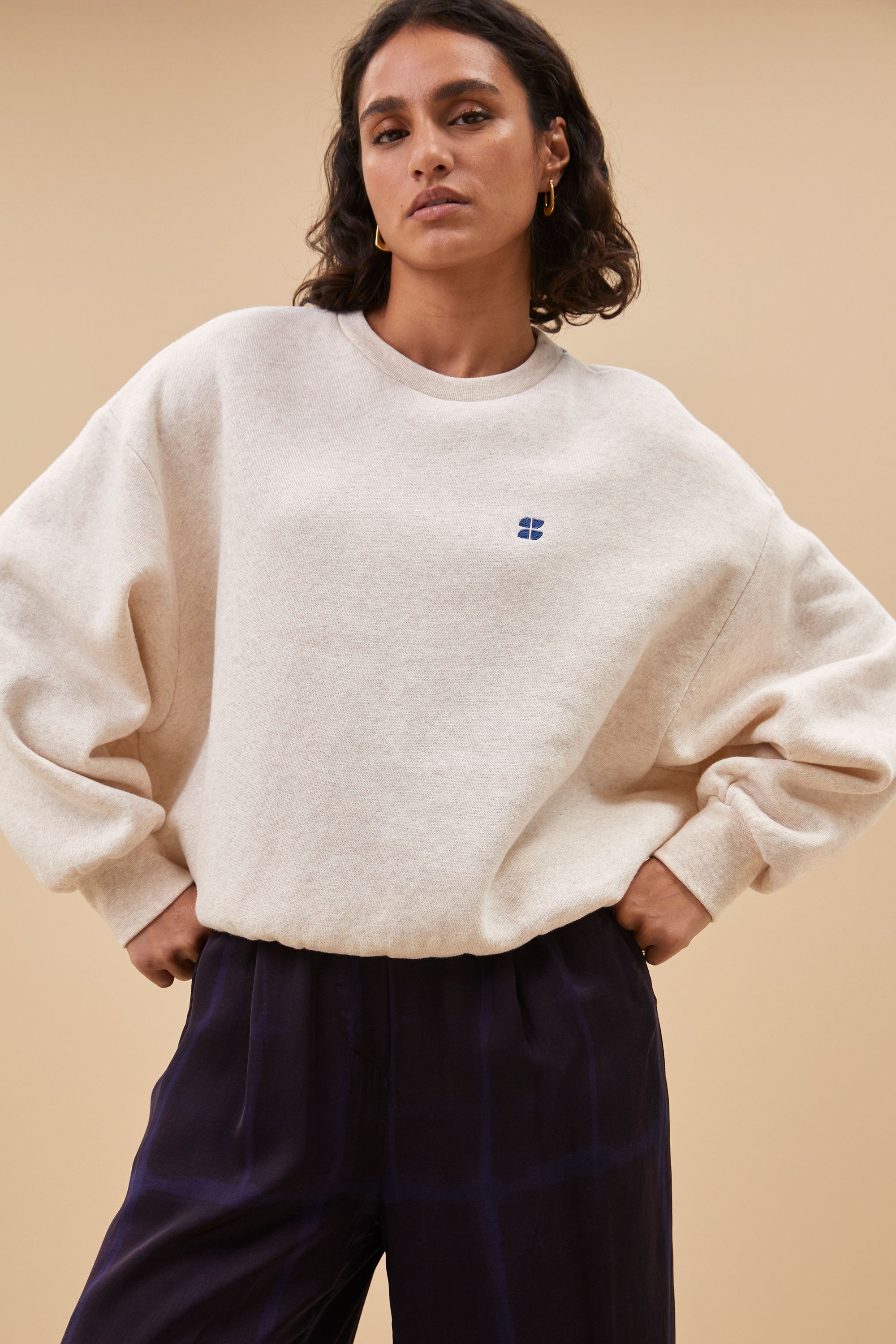 bibi small logo sweater | oyster melee