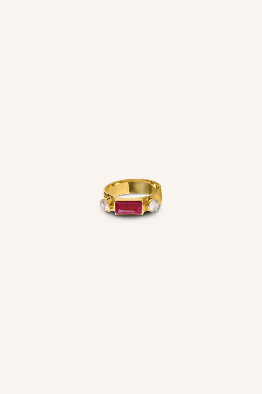 xavi-ring-ruby-gold plated-all-time classic-by-bar-vooraanzicht