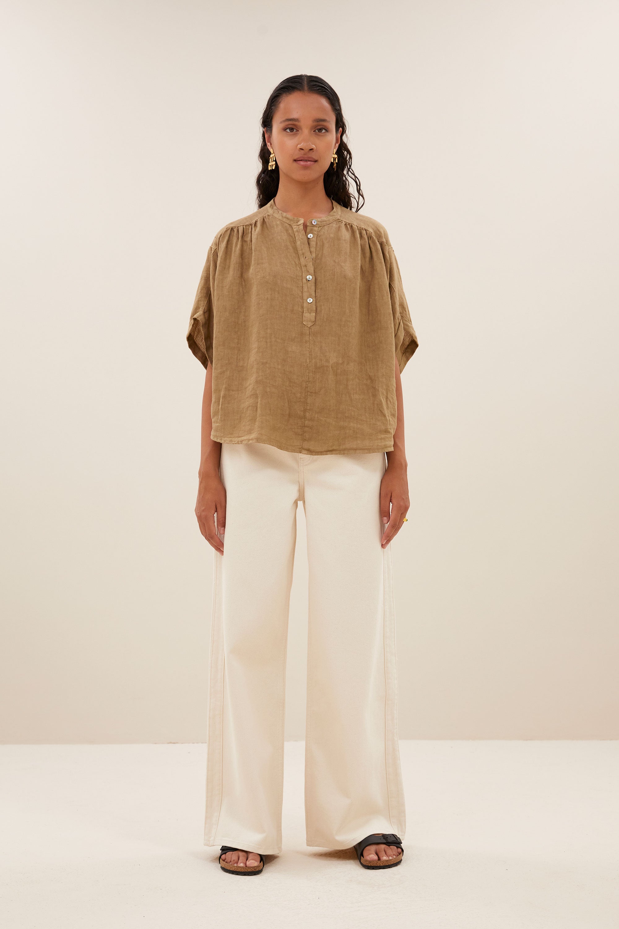 axel linen blouse khaki front image